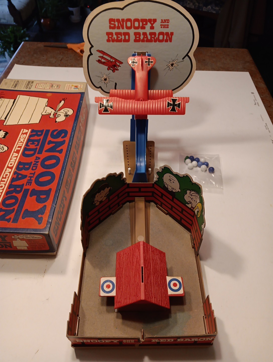 Vintage 1970, Milton Bradley, Snoopy and the Red Baron Skill and Action Game