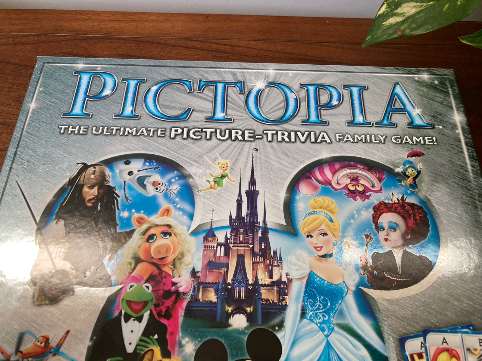 Pictopia Ultimate Picture-Trivia Family Game DISNEY Edition 7+ 2-6 Players NEW