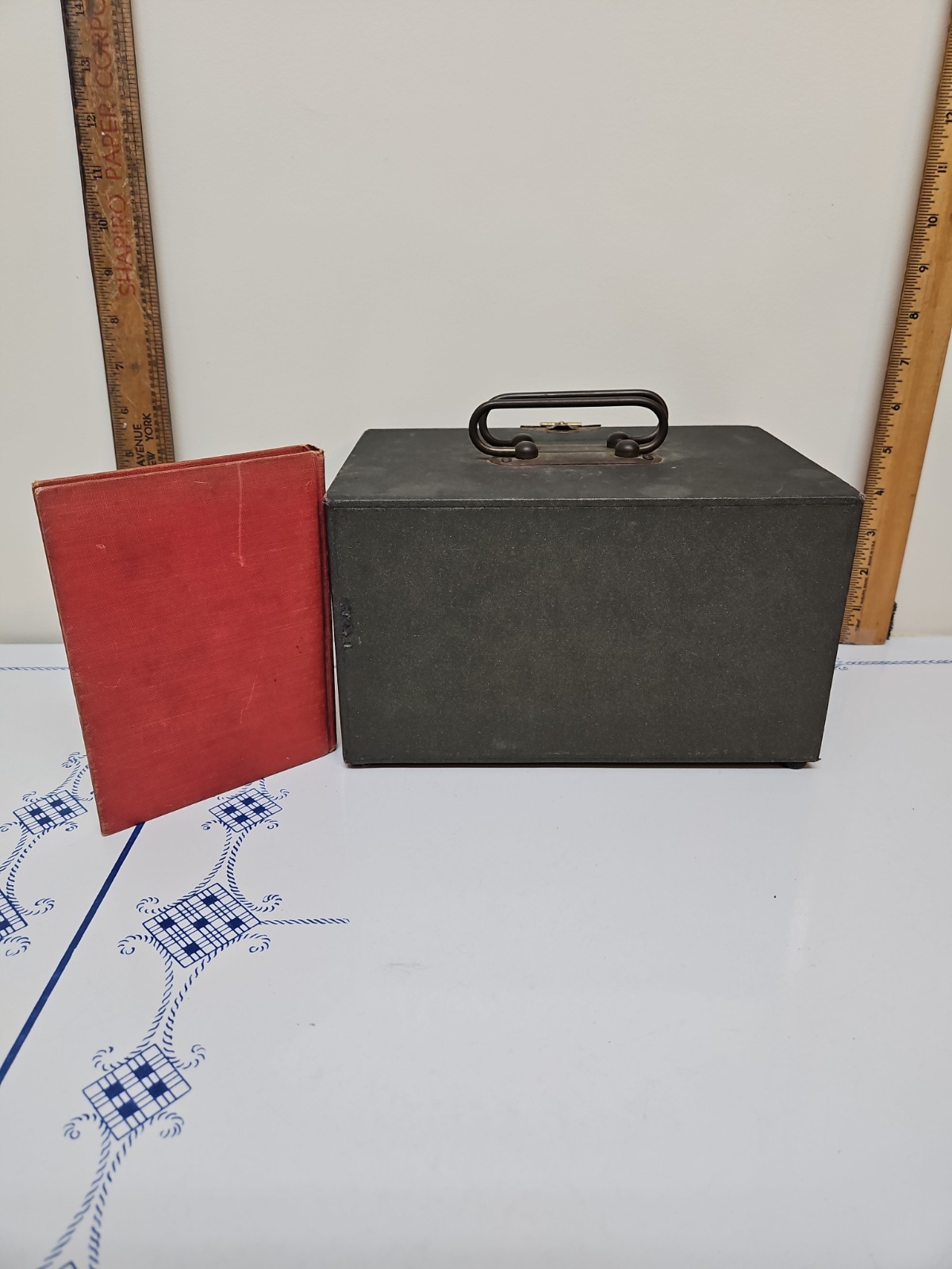 MAHJONG SET. With Beautiful Bone and Bamboo Tiles in Ornate Case W/Book Antique