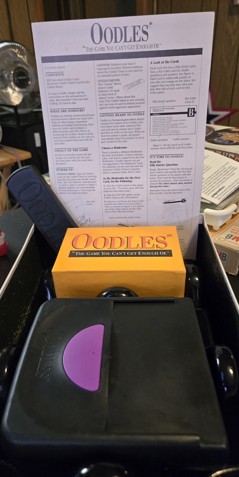 Oodles Board Game Family Card Game 1992 Milton Bradley Complete Set 300 Cards