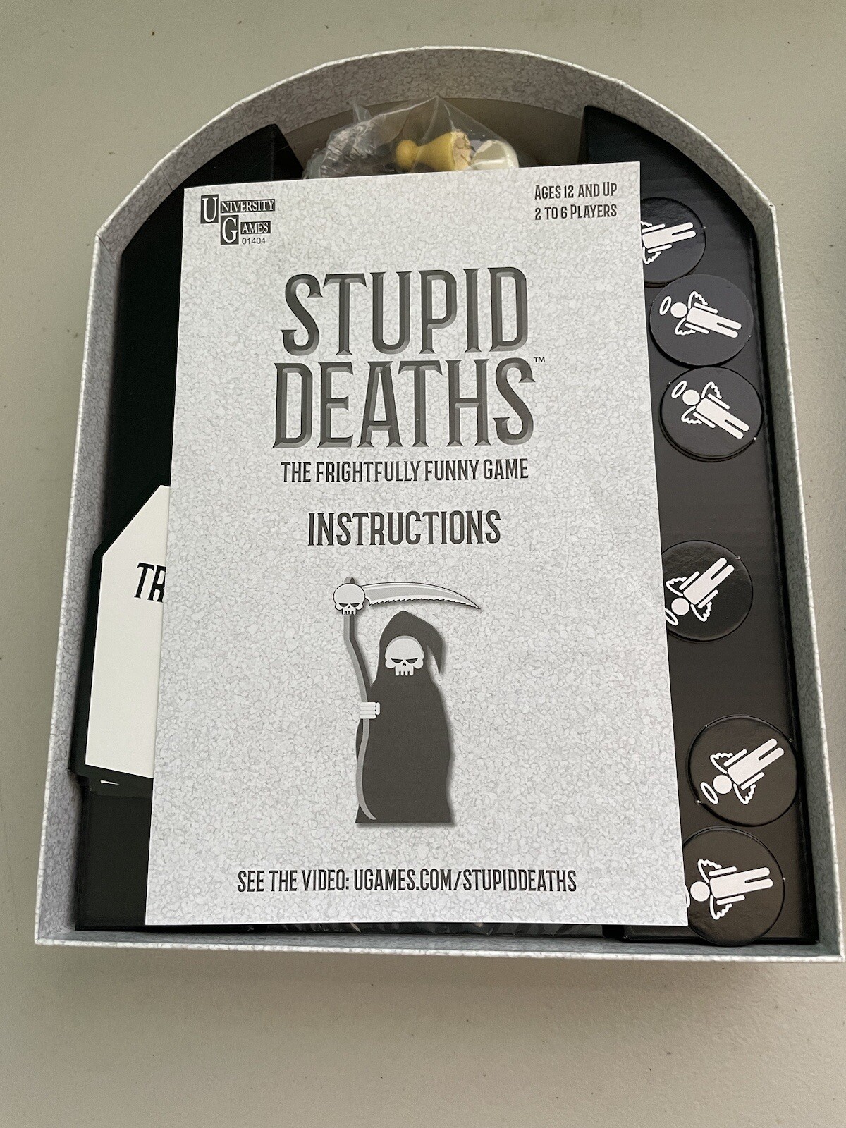 Stupid Deaths The Frightfully Funny Game Ages 12 And Up 2-6 Players
