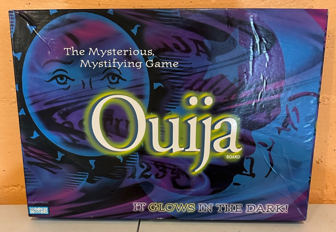 Vintage Hasbro Parker Brothers Glow In The Dark Ouija Board Game Complete