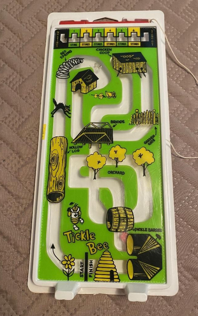 Tickle Bee Board Game Animals Theme Children’s Game Green Plastic Maze