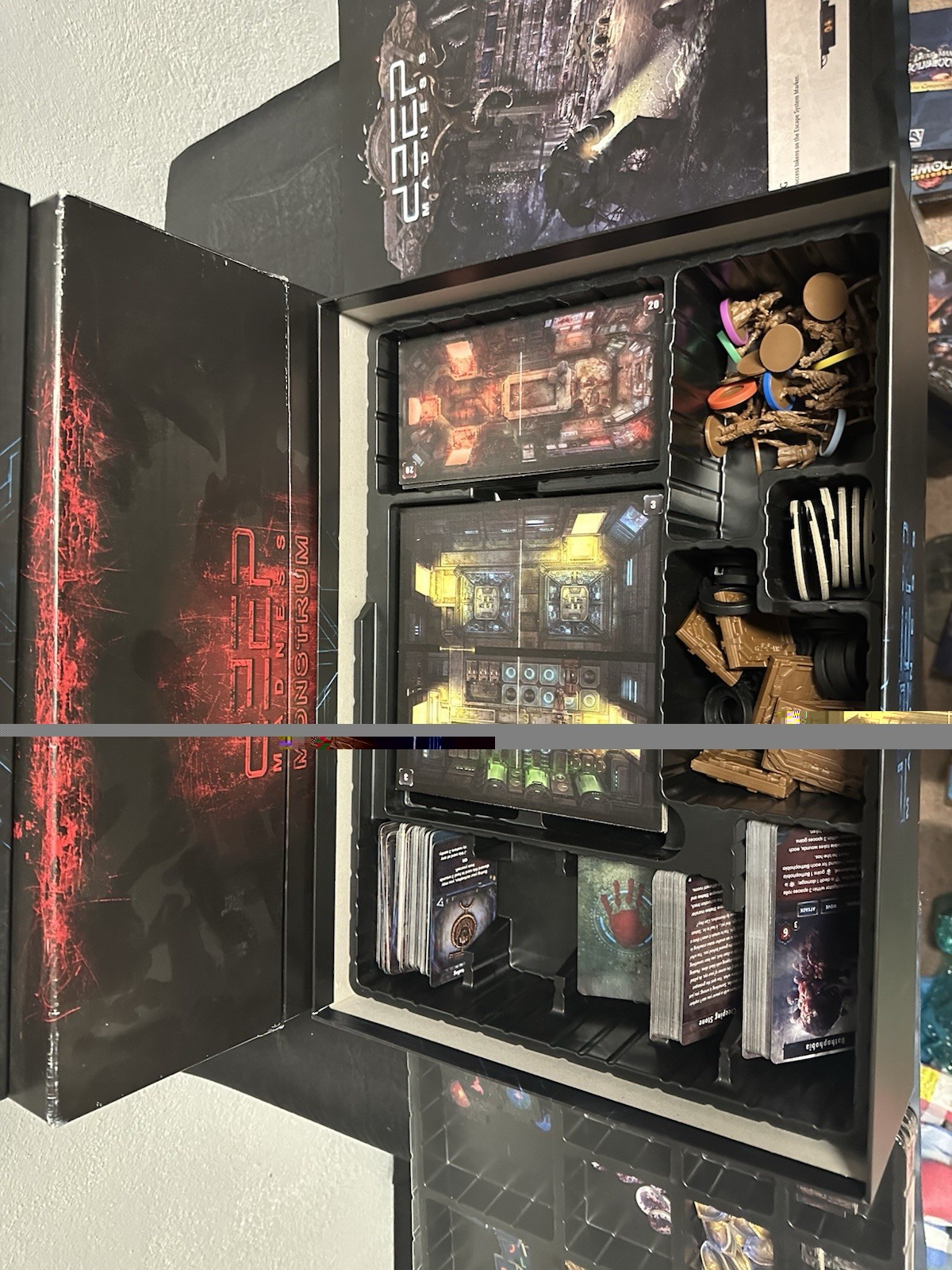 Deep Madness, 5 expansions, Profundum and Monstrum boxes, acrylic packs.