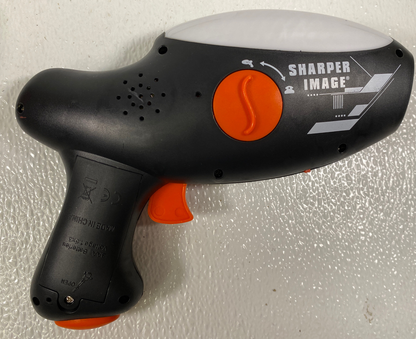 Sharper Image Space Blaster Shooting Game 206000-01- LR3058 Guns & Manual Only