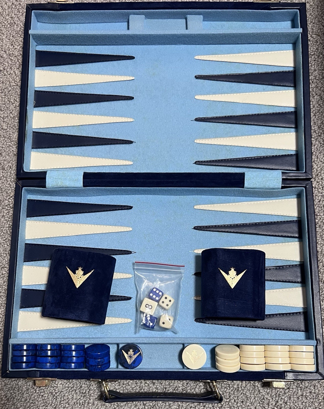 Deluxe Backgammon Board Game Set in 18″ Diagonal Attache Case – Rare BLUE Color!