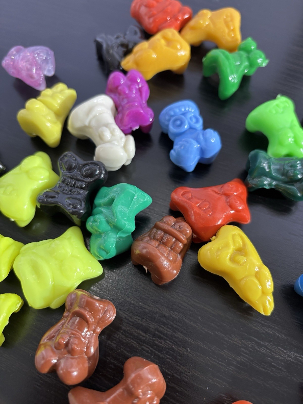 Gogo’s Crazy Bones Lot of 61 Neon Mixed Series Black White Glitter 57 10 37 18