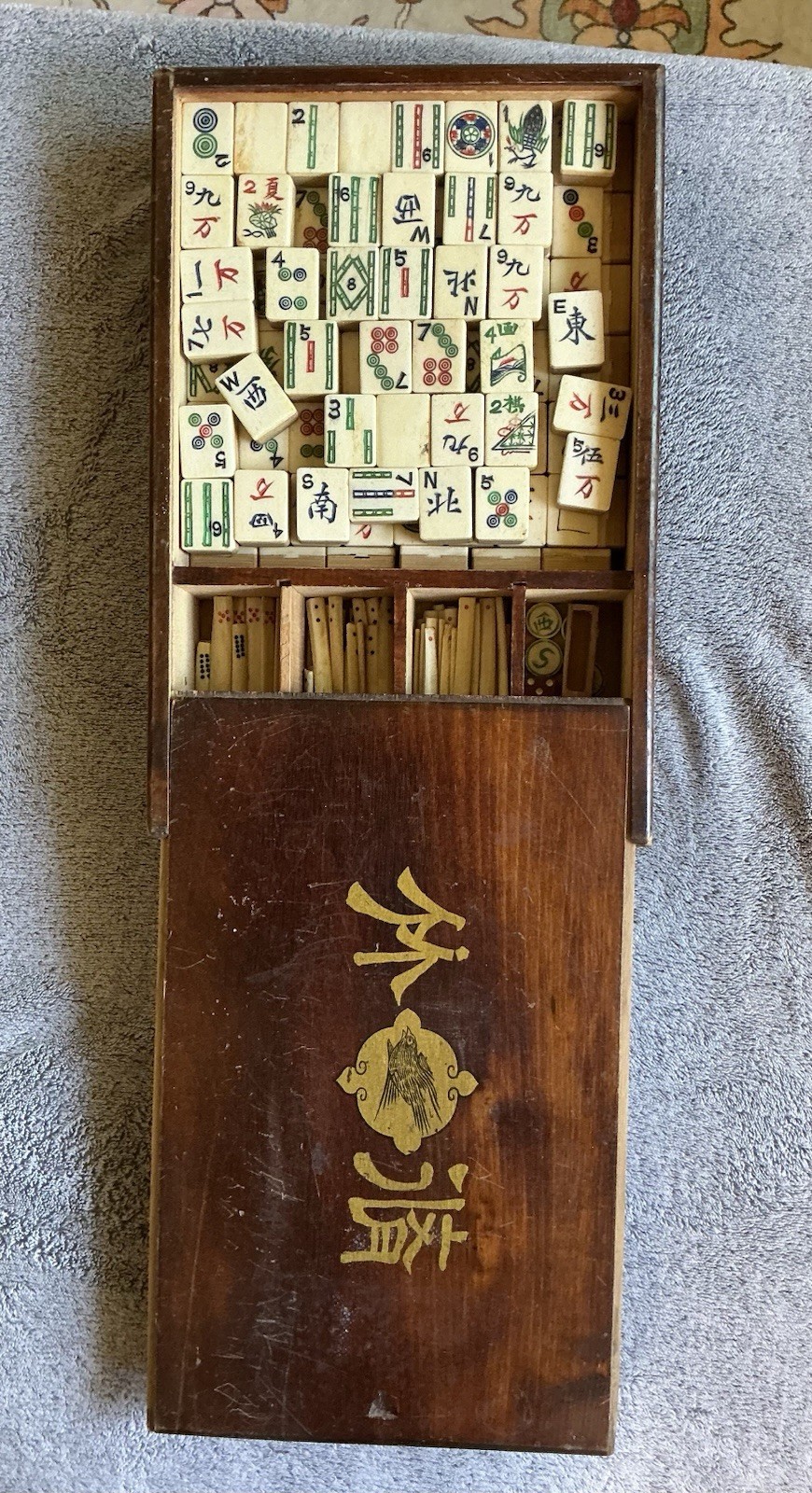 Vintage Mahjong Mah Jongg set 148 bamboo and Bovine bone tiles