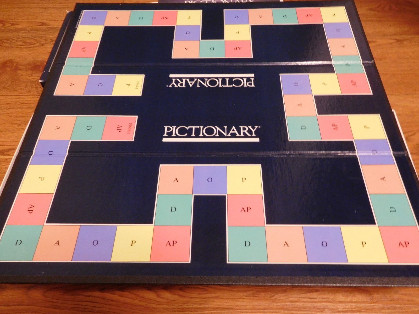Pictionary First Edition Board Game 1985 #100 Vintage 100% COMPLETE