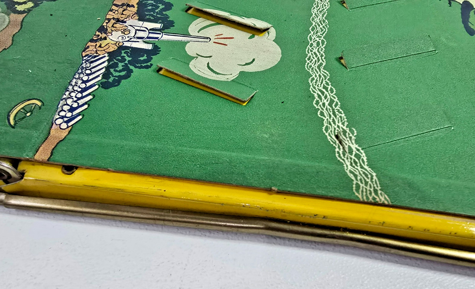 Vintage Wolverine Tin Litho Trap A Tank Game Board