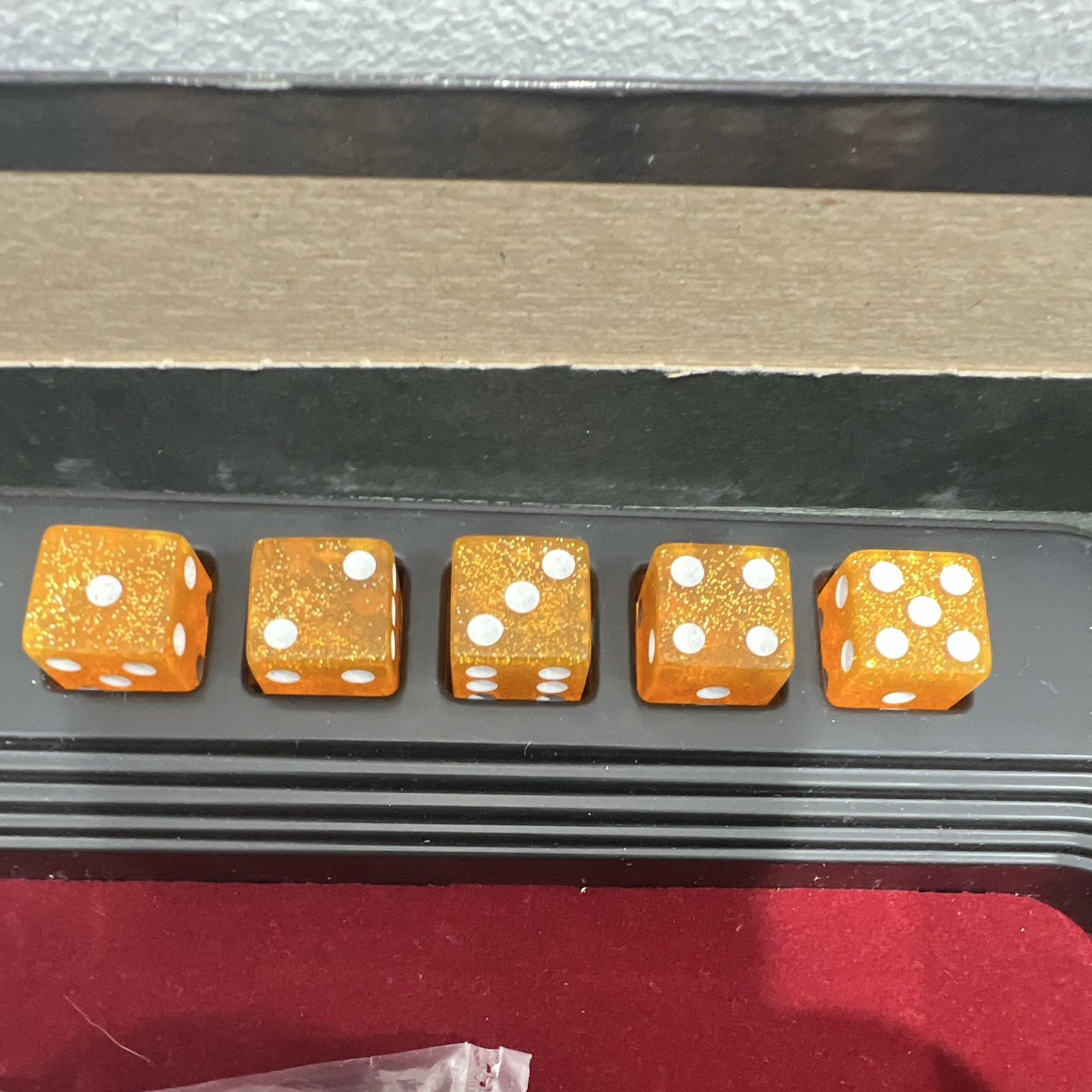Milton Bradley Yahtzee Deluxe Edition Dice Game Set Tray Felt Insert Dice 1997