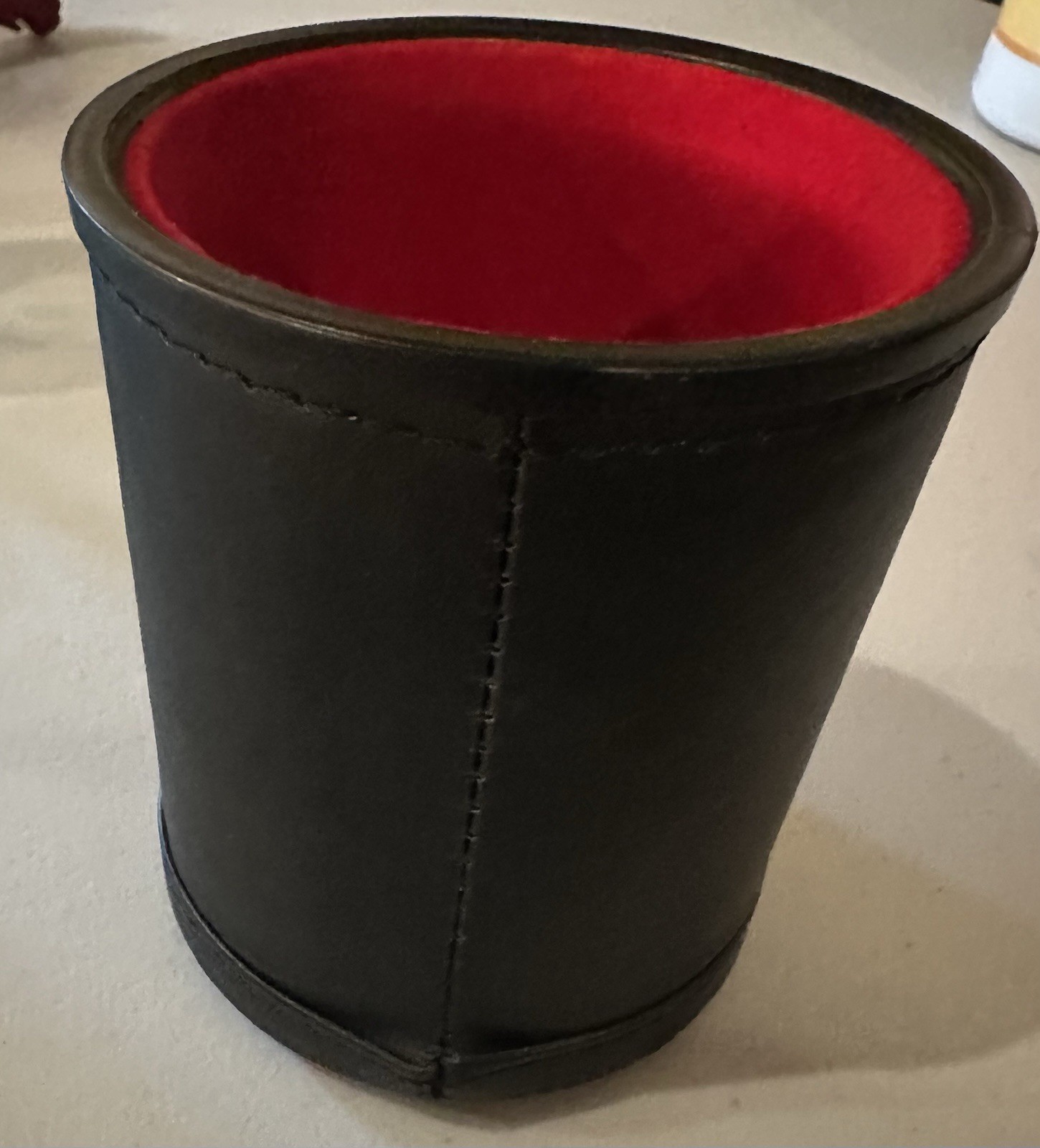 Leatherette Bar Dice Cup And 6 Rounded Corner Dice
