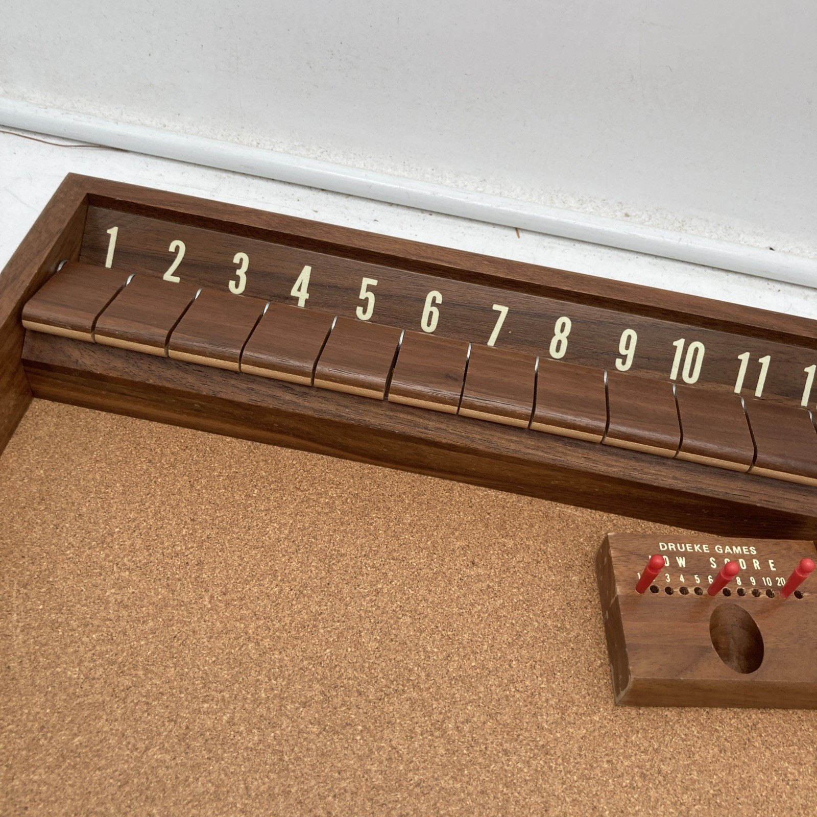 Vintage 1963 Drueke Clapper 12 Game No. 7086 Walnut Shut the Box Board w/ Box
