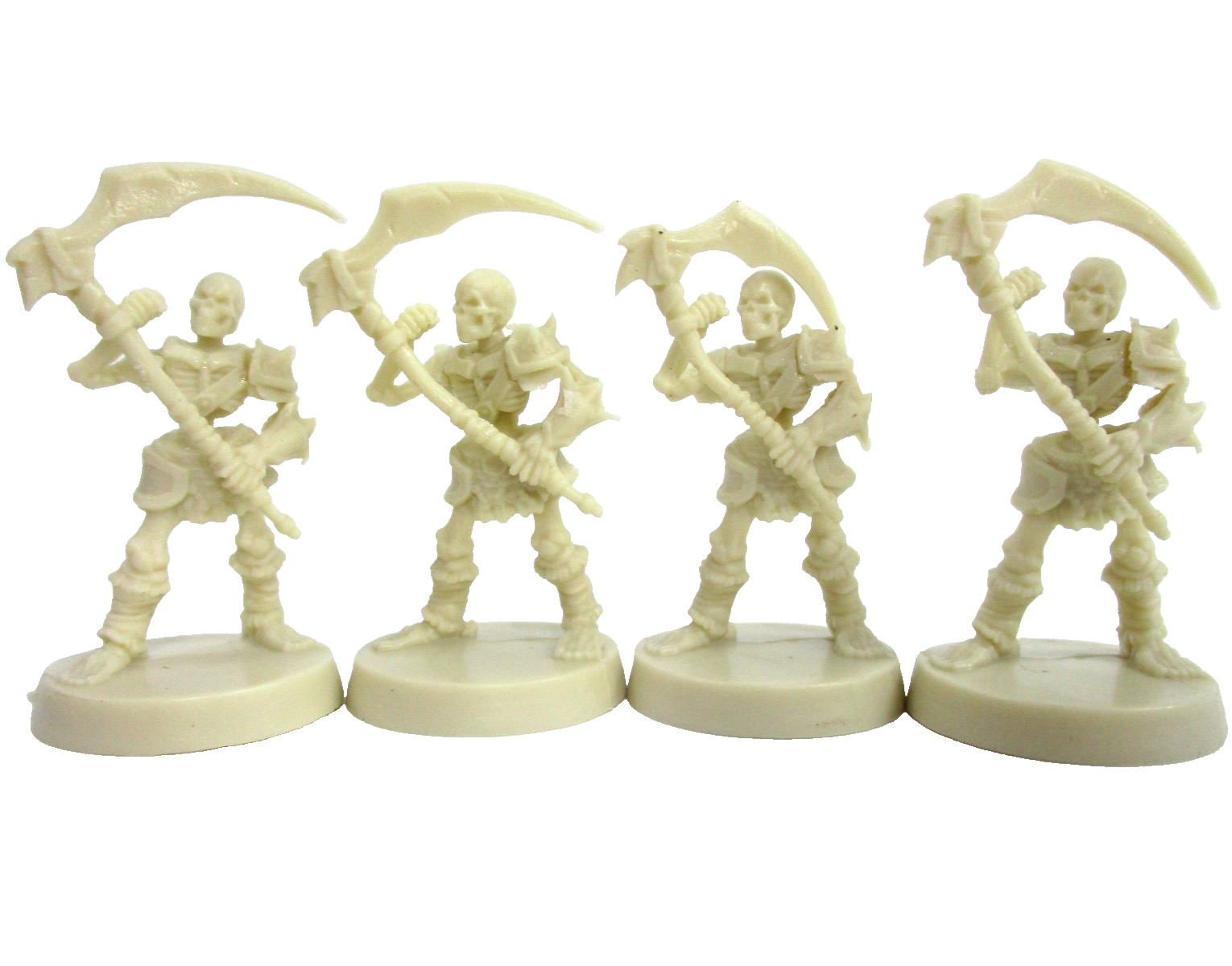 HeroQuest: 4x SKELETON Minis & Cards NEW!!