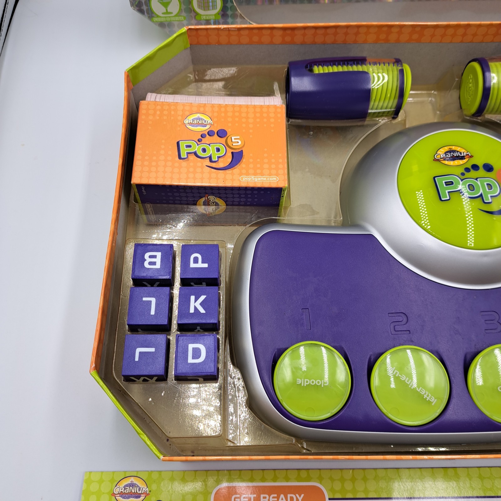 Cranium Pop 5 Adult Pop Culture Console Trivia Game Complete ( No Clay) 2006