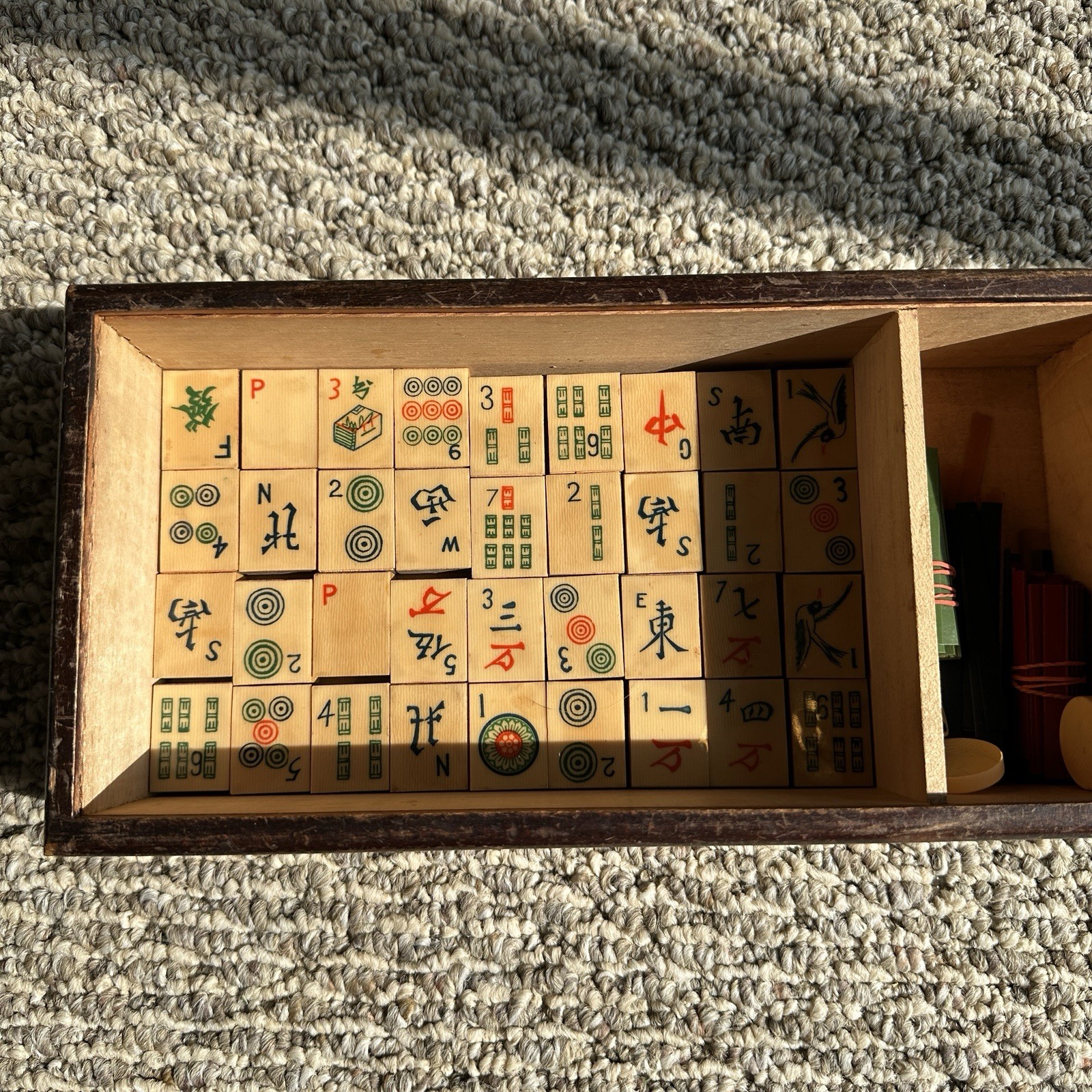 Vintage Chinese Mandarin Mahjong Game Set 144 Tiles Wood Relief Box