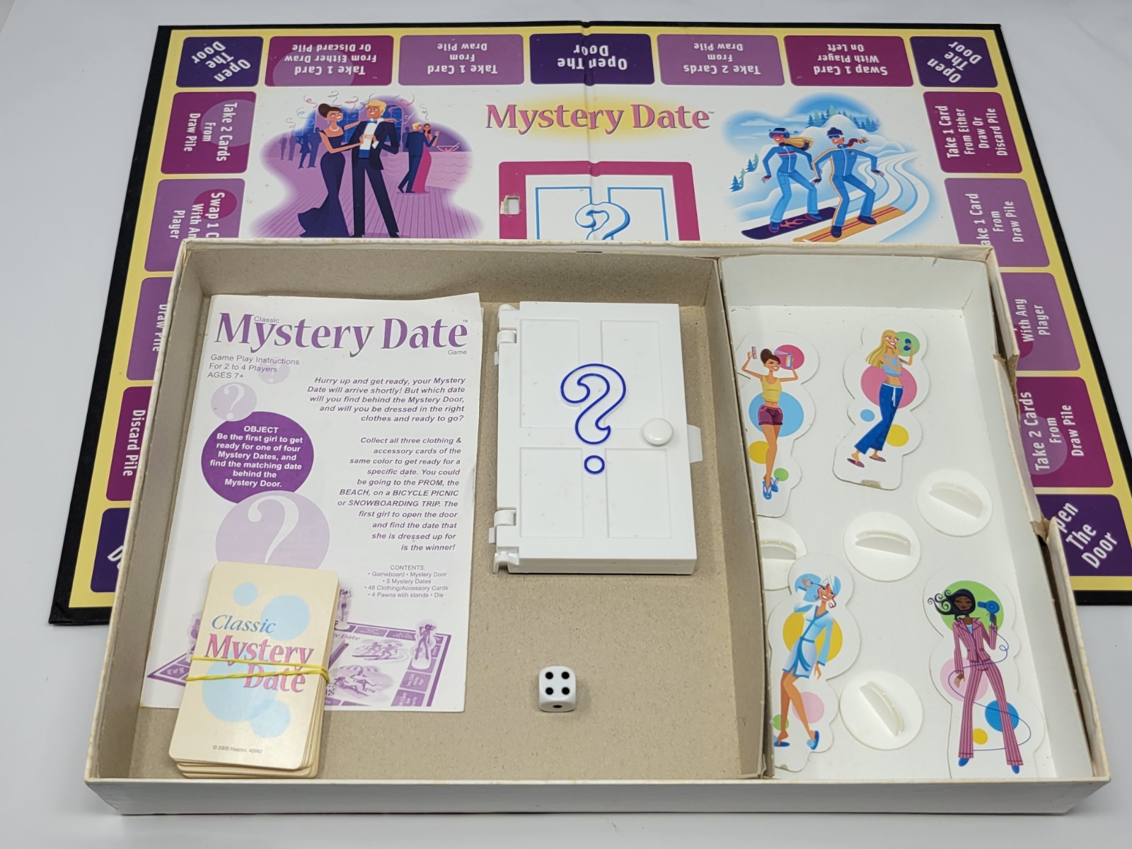Classic Mystery Date Board Game 2005 Milton Bradley MB – Complete