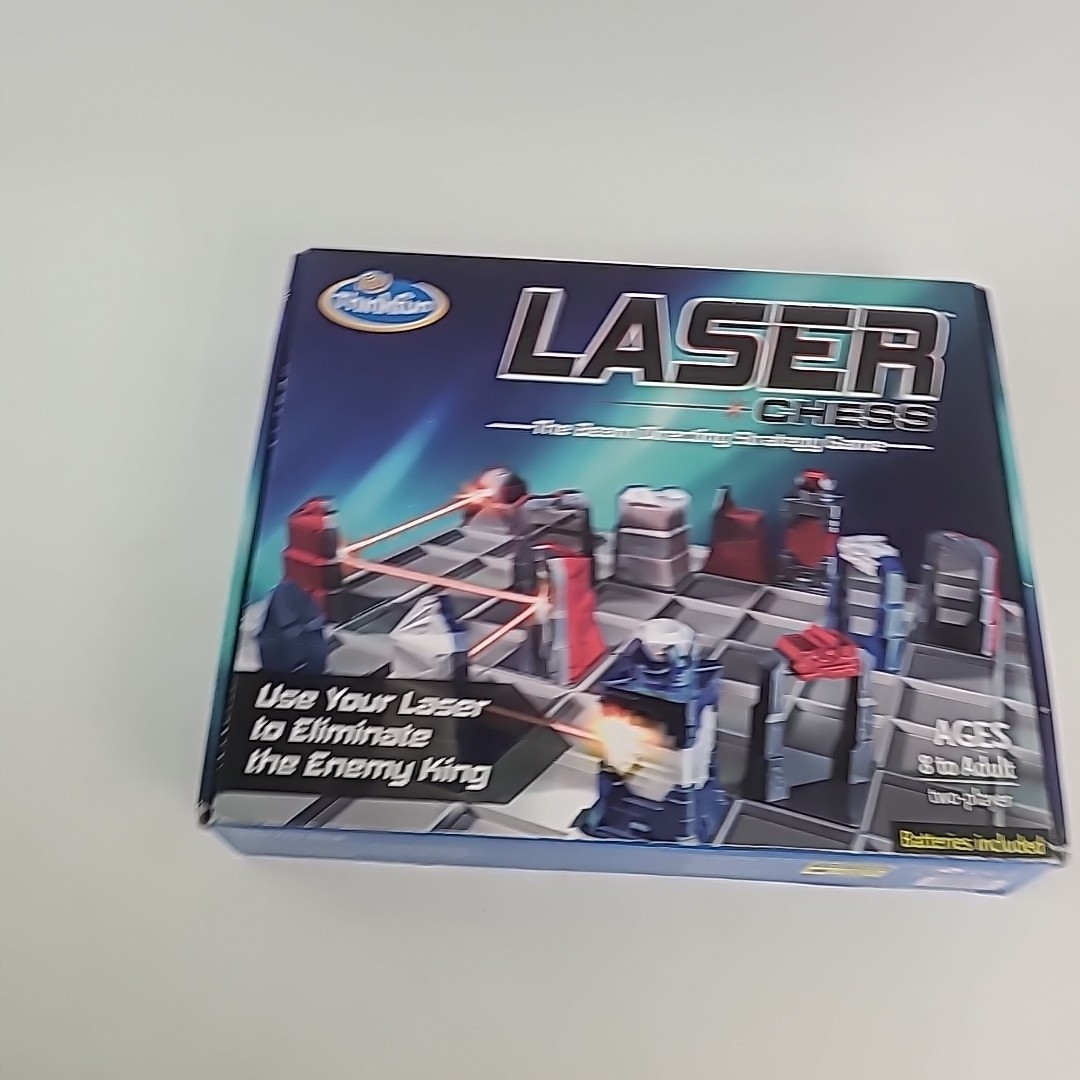 2017 ThinkFun Laser Chess Game Beam Directing Strategy Game