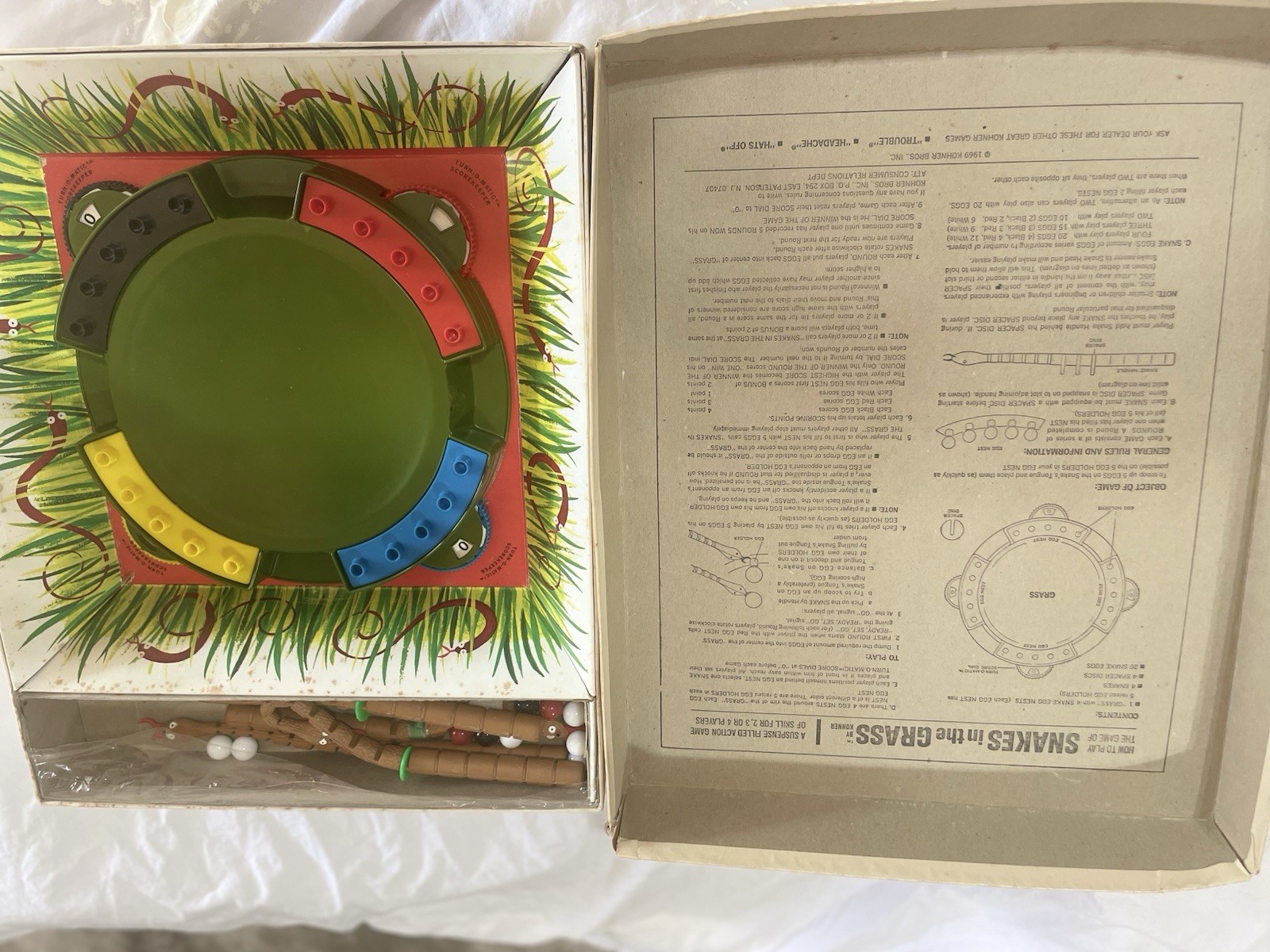 Kohner Snakes in the Grass 1969 Vintage Skill Game Turn-O-Matic, 2+ Players