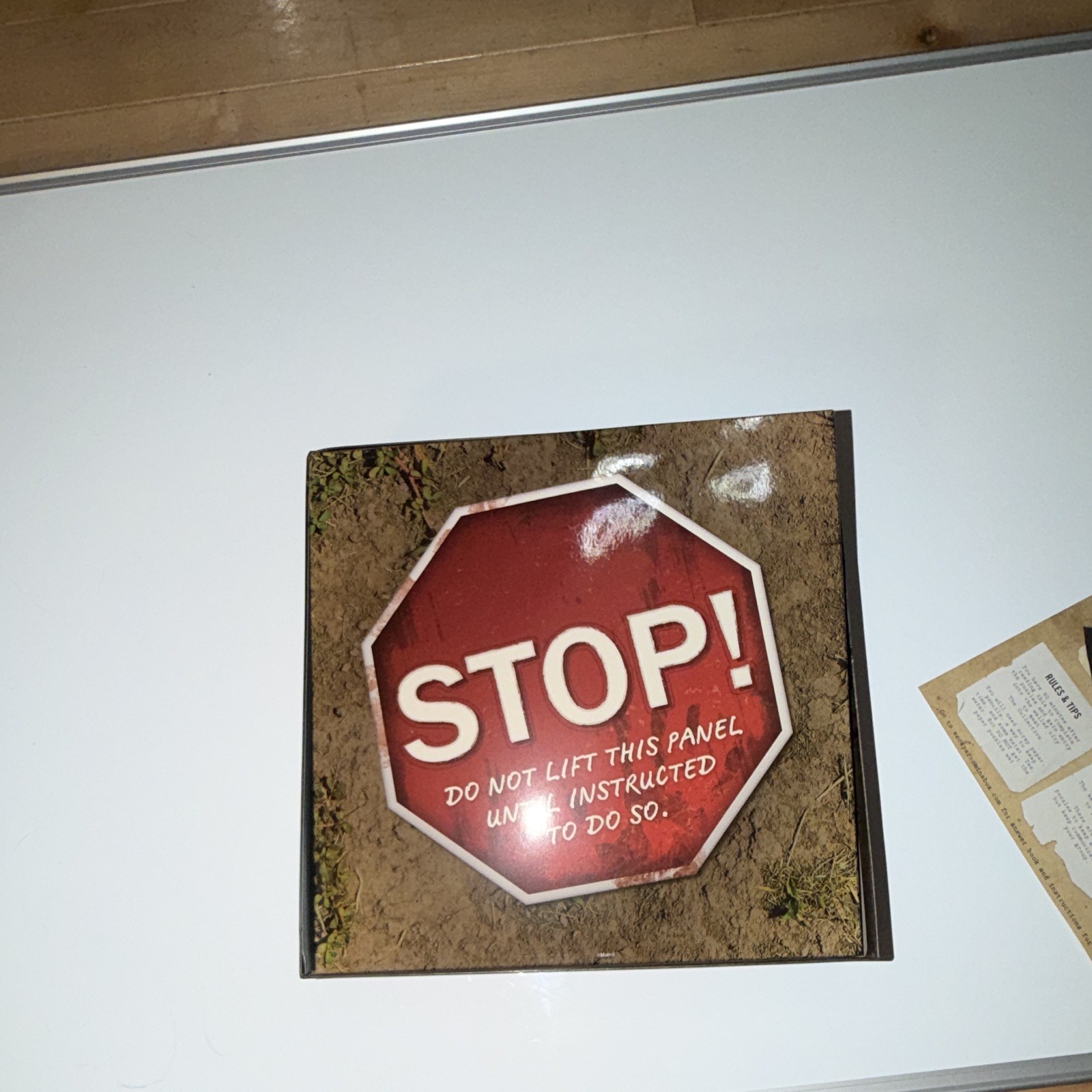 Mattel Escape Room in a Box The Walking Dead AMC 19 escape rm 2+ 13+ GNG62