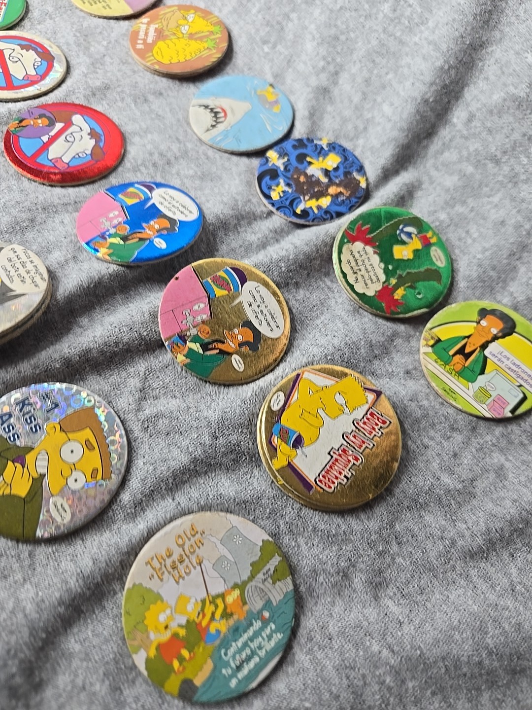 The Simpsons Pickers Lot Of 102 Pogs Tazos Magic Box 2005 Espanol / Ingles