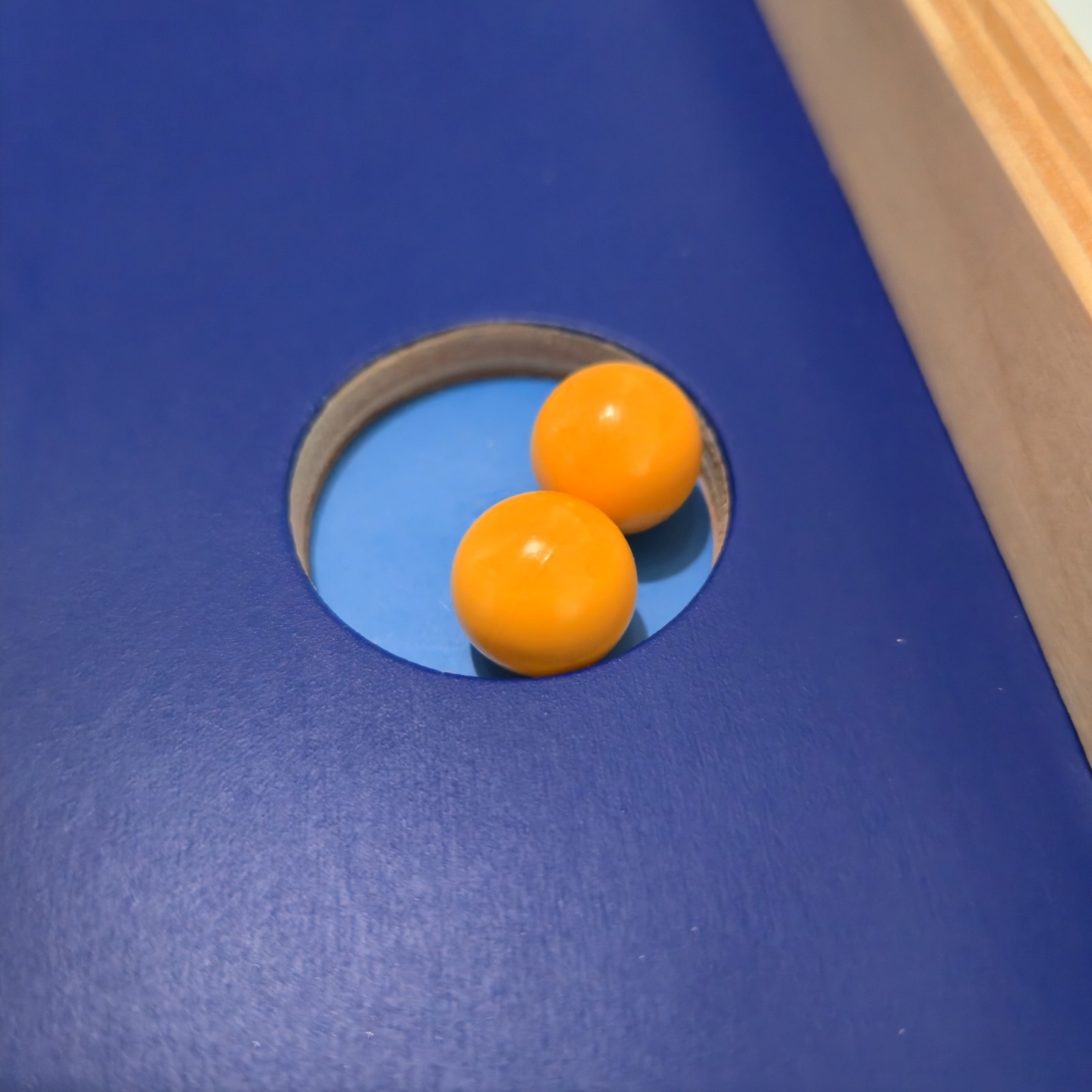 KLASK AN EPIC MAGNETIC BATTLE GAME IN BOX COMPLETE UPGRADED PLEASE READ