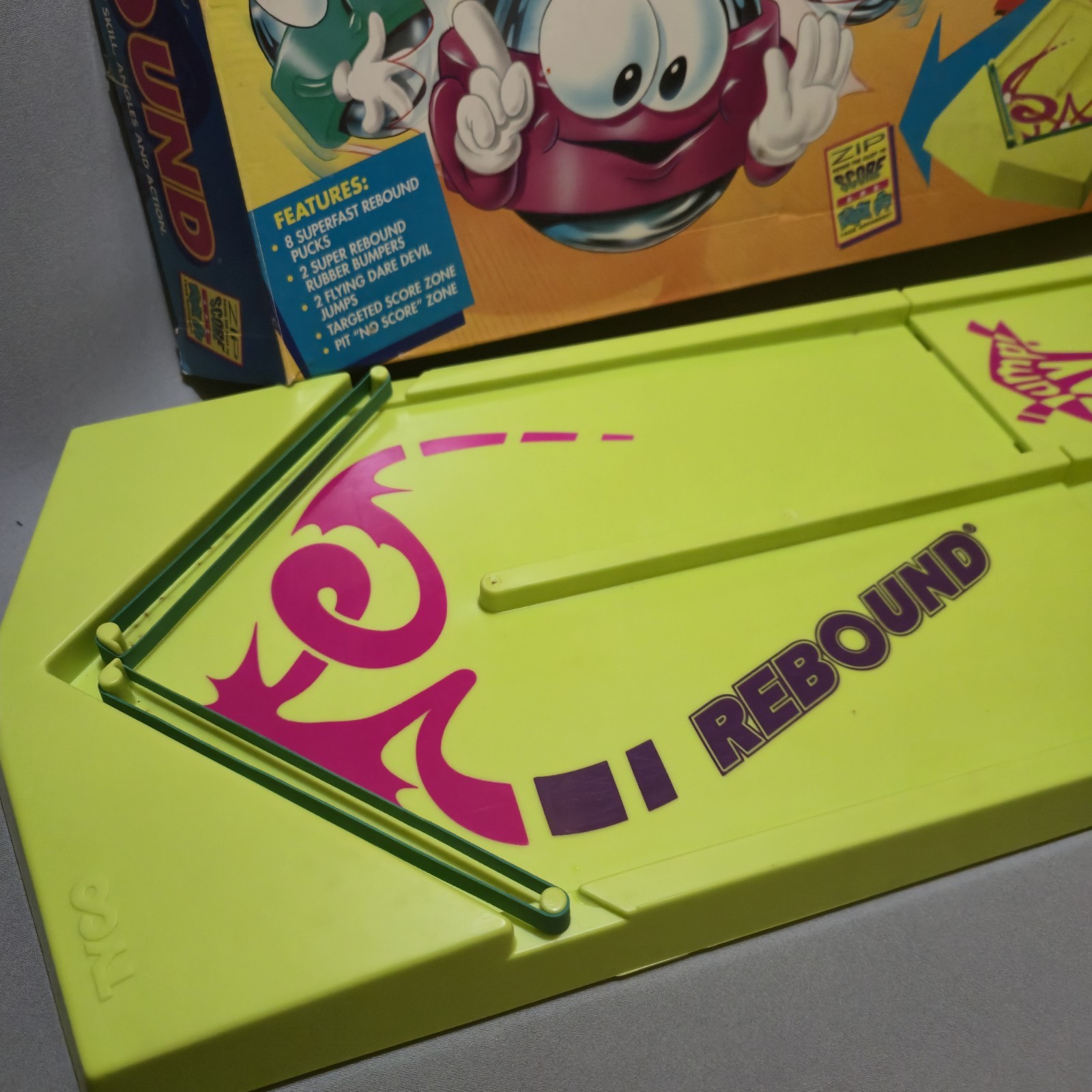 REBOUND GIGANTIC GAME OF SKILL, ANGLES AND ACTION! BOARD GAME 1994 TYCO