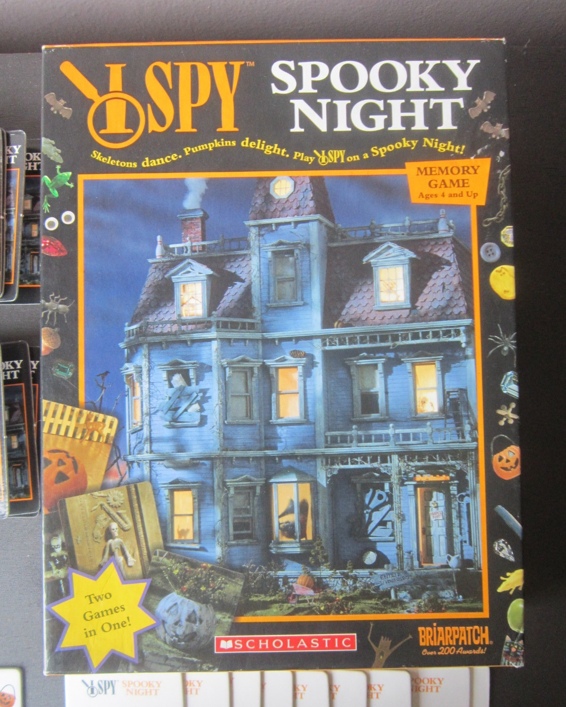 Complete! Scholastic I SPY SPOOKY NIGHT GAME w/ All memory cards Riddle cards
