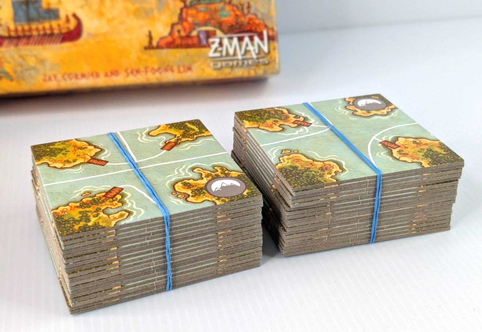 Akrotiri – 2-Player Card/Board Game by Z-Man Games – 100% COMPLETE – VGC
