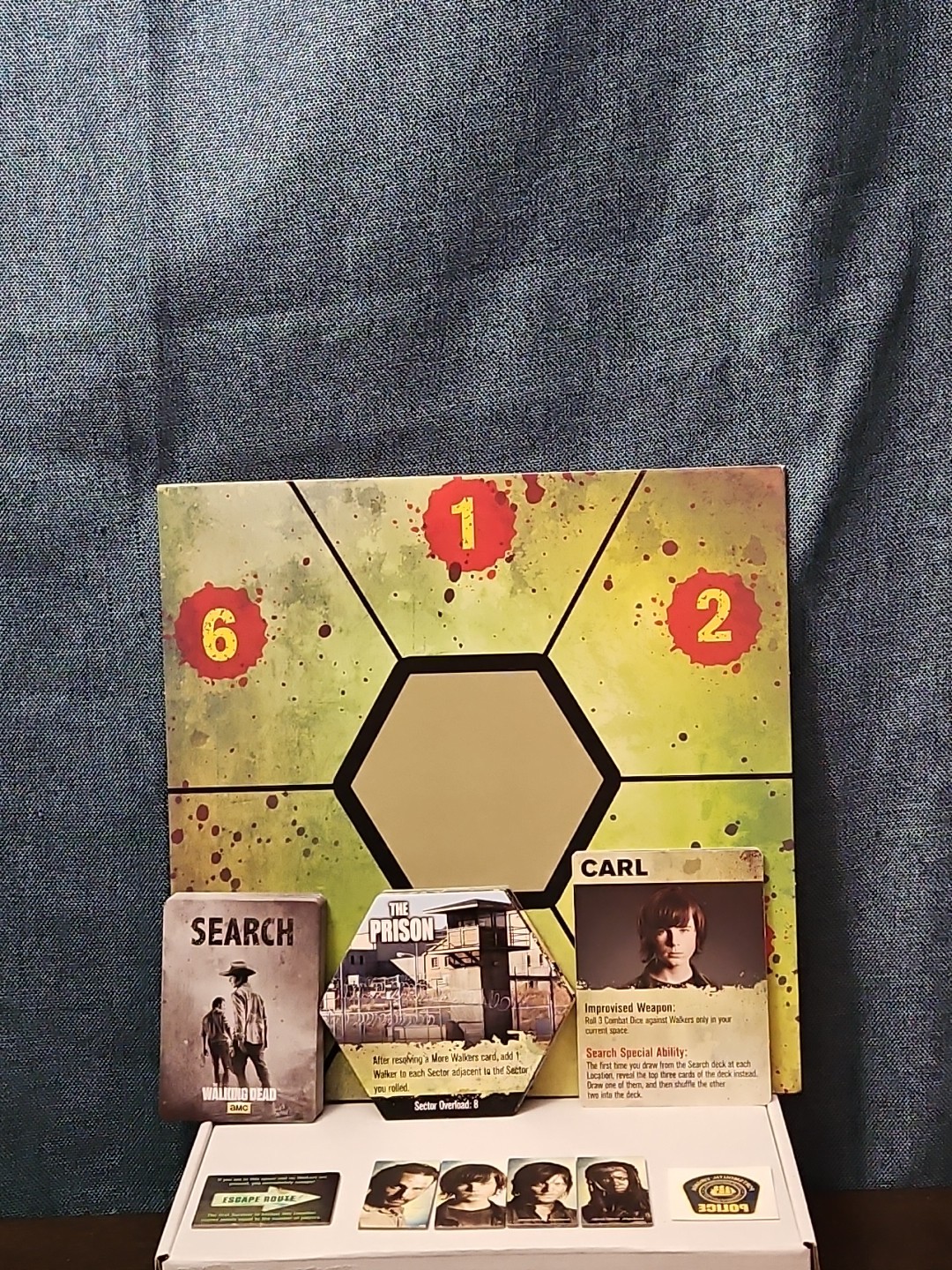 The Walking Dead: Don’t Look Back Dice Game | AMC Cryptozoic | Rick Daryl