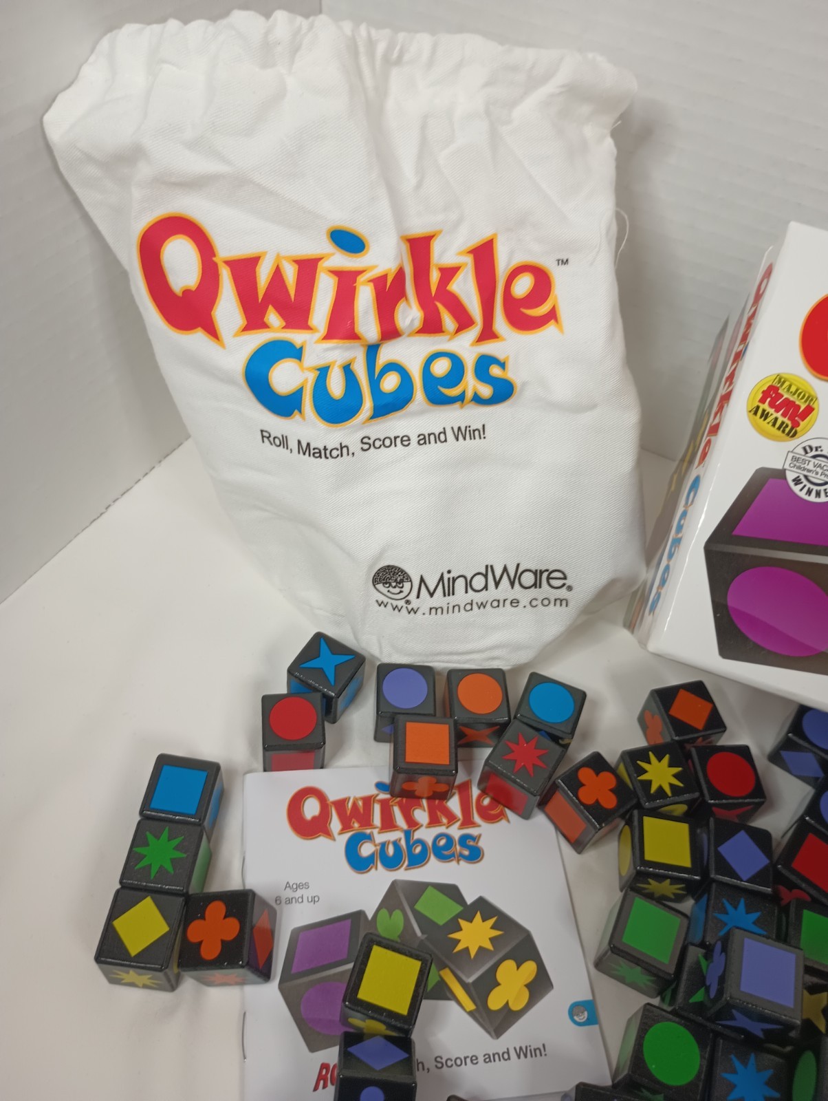 Qwirkle Cubes Game Mix Match Roll Win Mindware 2009 Dice Family Night Complete