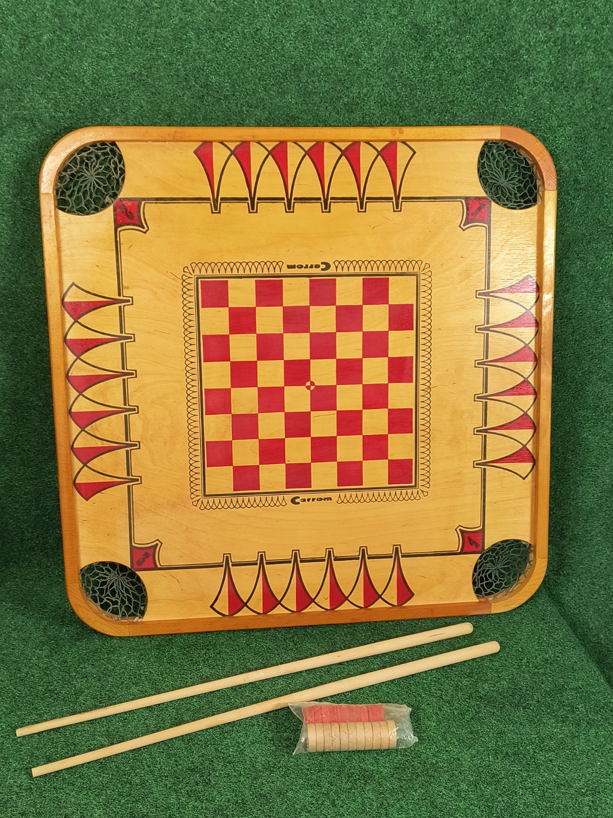 Carrom Board Strategy Game vintage antique w/ wooden pieces . Old . 24 Pieces