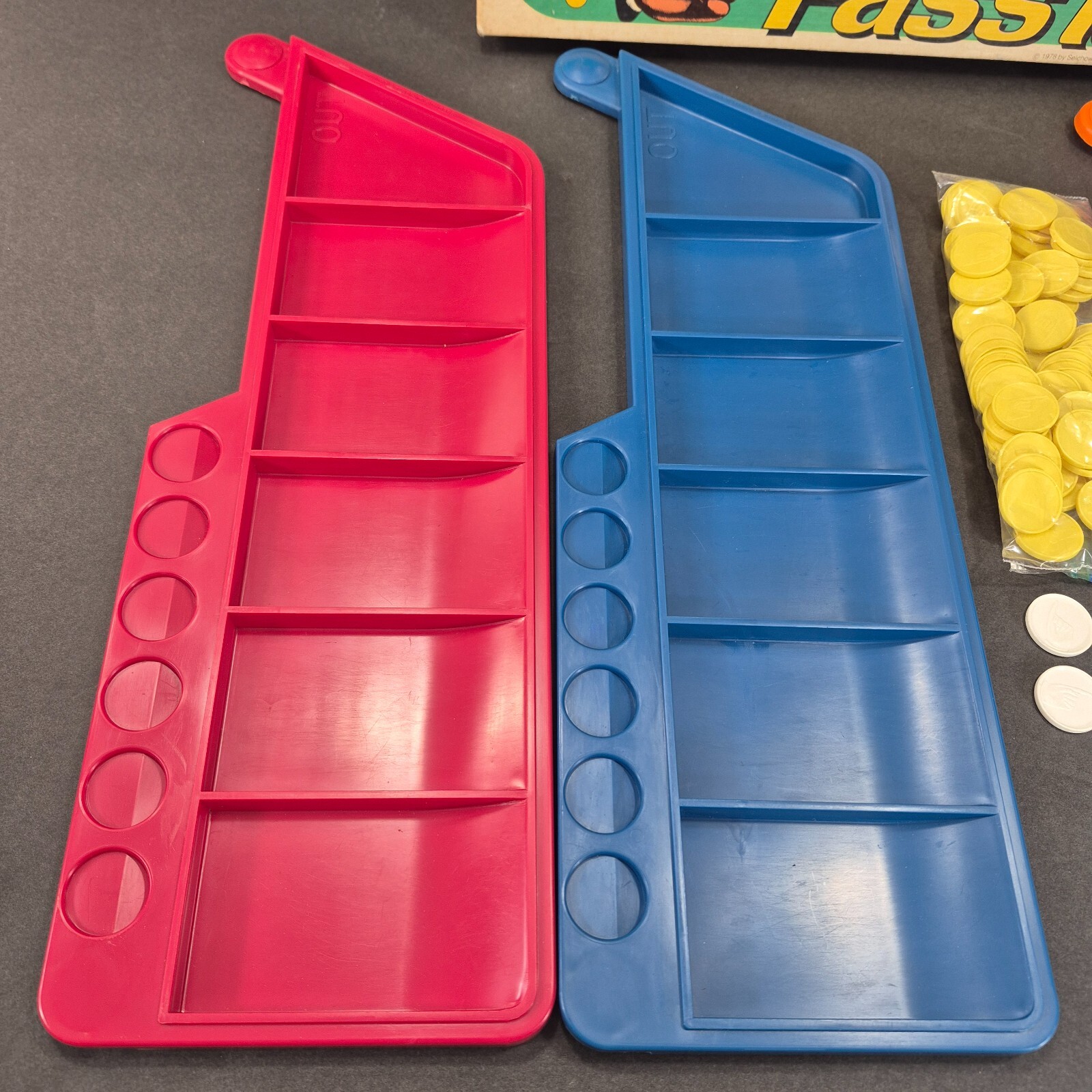 Vintage Selchow & Righter Pass It On Game A Game of Wits 1978