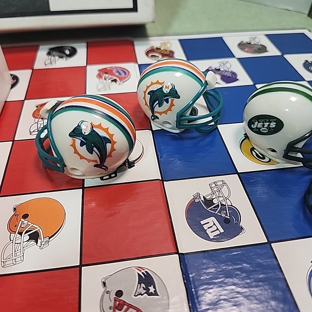 N Y Jets vs Miami Dolphins Checkers 1993 NFL Football – Preowned