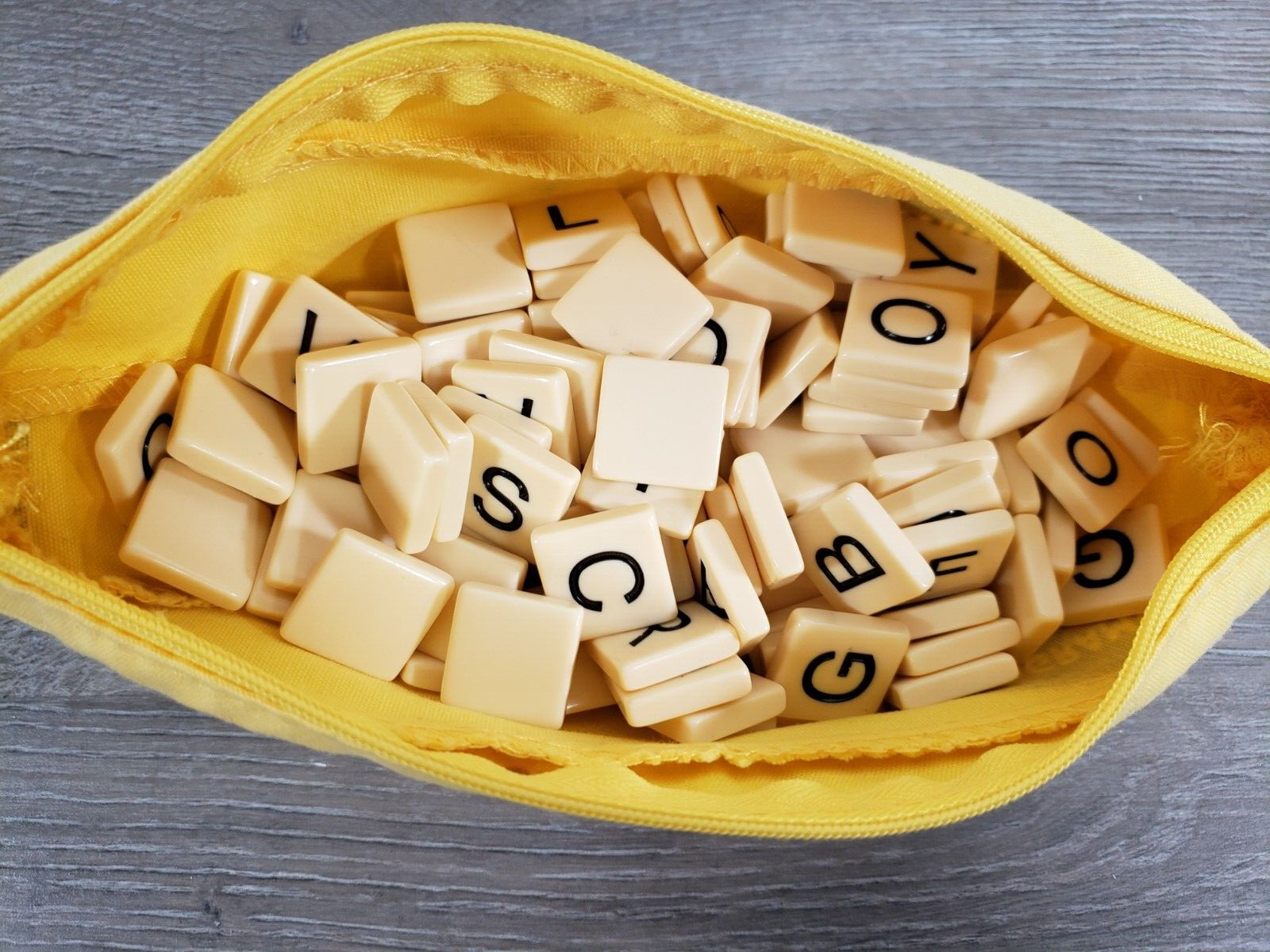 Bananagrams Crossword Family Fun Game WORD PLAY 143 TILES MISSING 1 TILE