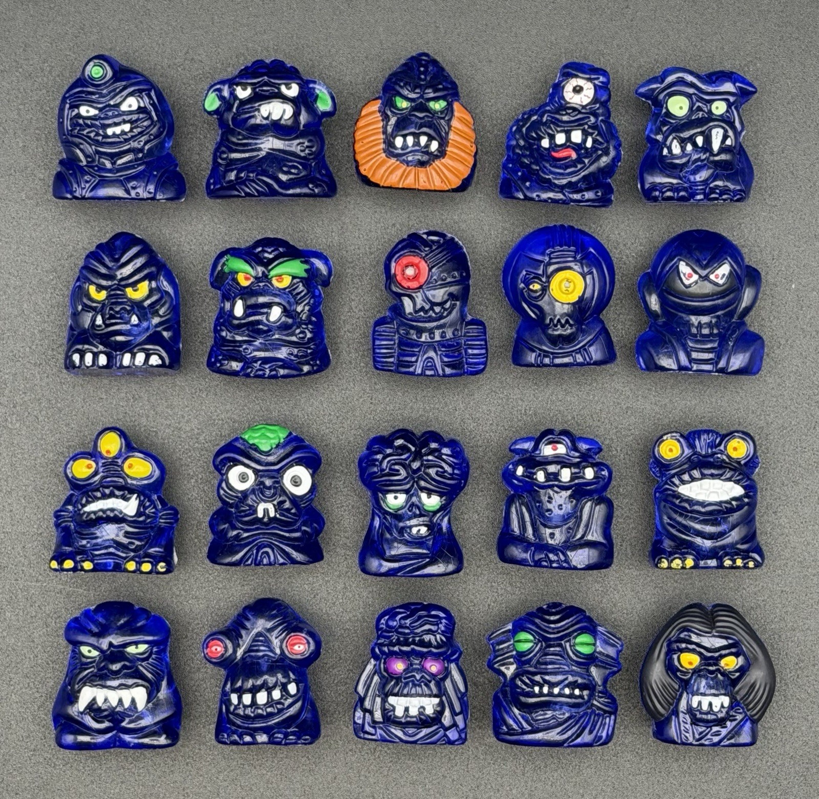 Crazy Bones Hielocos Coca-Cola Blue Painted Monsters Set 20 Bad Aliens