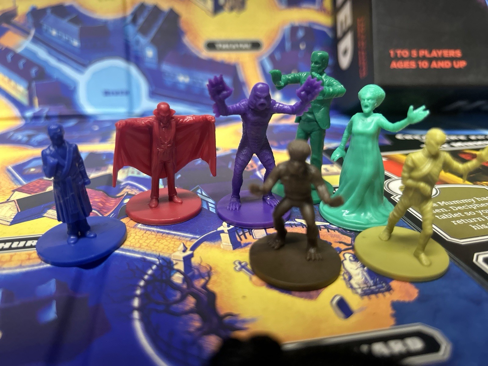 Horrified Board Game – Universal Monsters Edition – Complete w/ All Pieces!