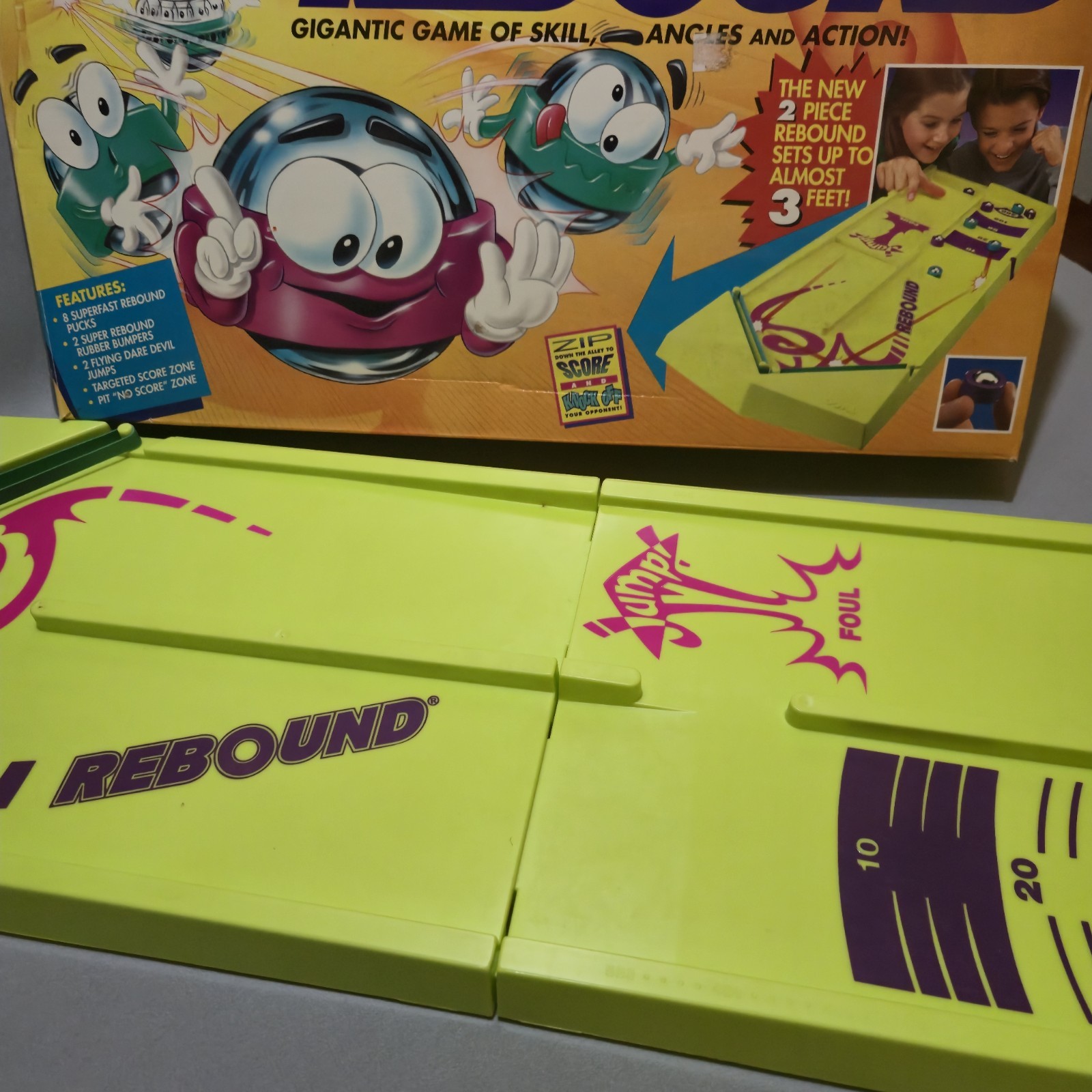 REBOUND GIGANTIC GAME OF SKILL, ANGLES AND ACTION! BOARD GAME 1994 TYCO