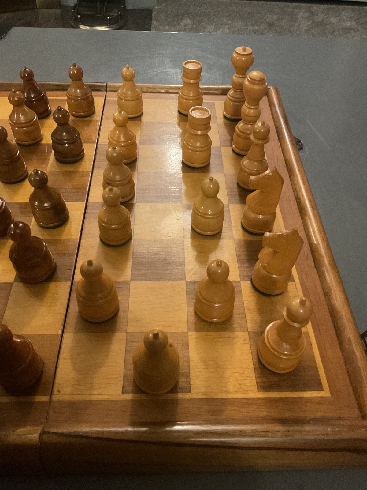 Vintage Chess Game Set YUGOSLAVIA in TRAVEL CASE Wooden Pieces Felt Buttons
