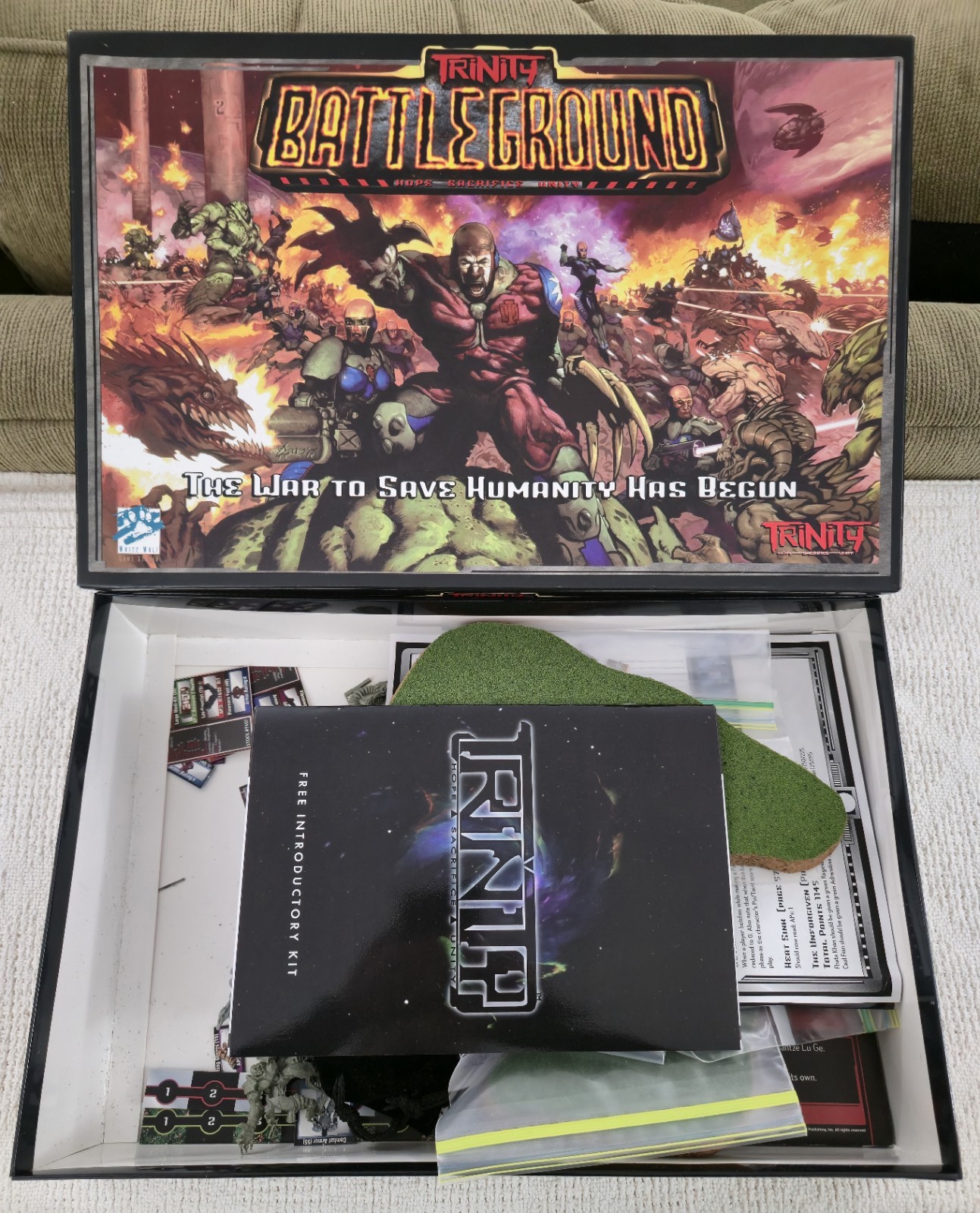 White Wolf – Trinity: Battleground War to Save Humanity Clean Great Shape!