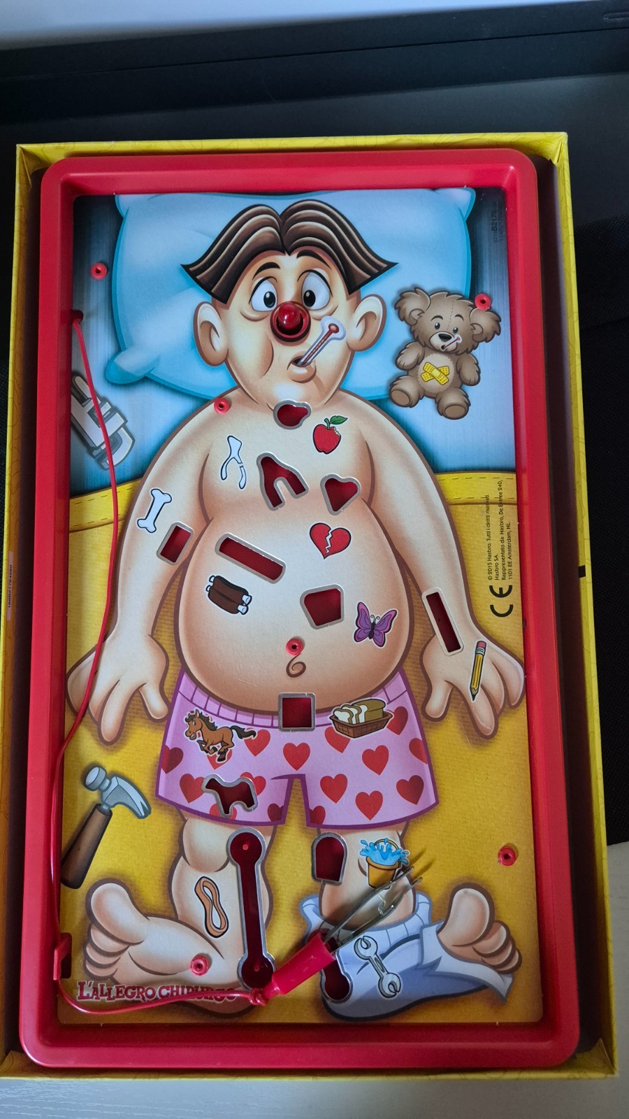 Hasbro B2176456 The Cheerful Surgeon Board Game 1.5V – Multicolor