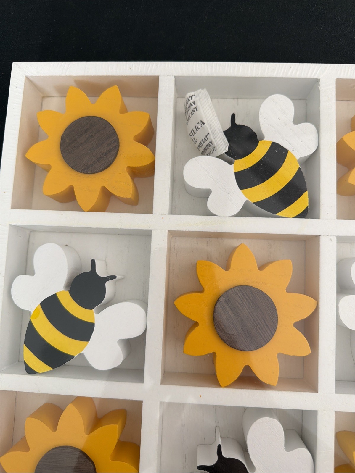 Wooden White Bee & Sunflower Tic Tac Toe Game or Charming Home Decor – NEW