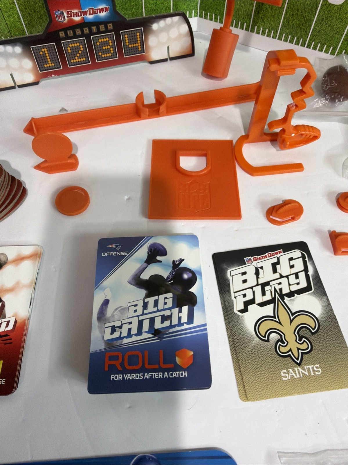 NFL Showdown Board Game Buffalo Games Football 32 Teams Pass Run Blitz Complete