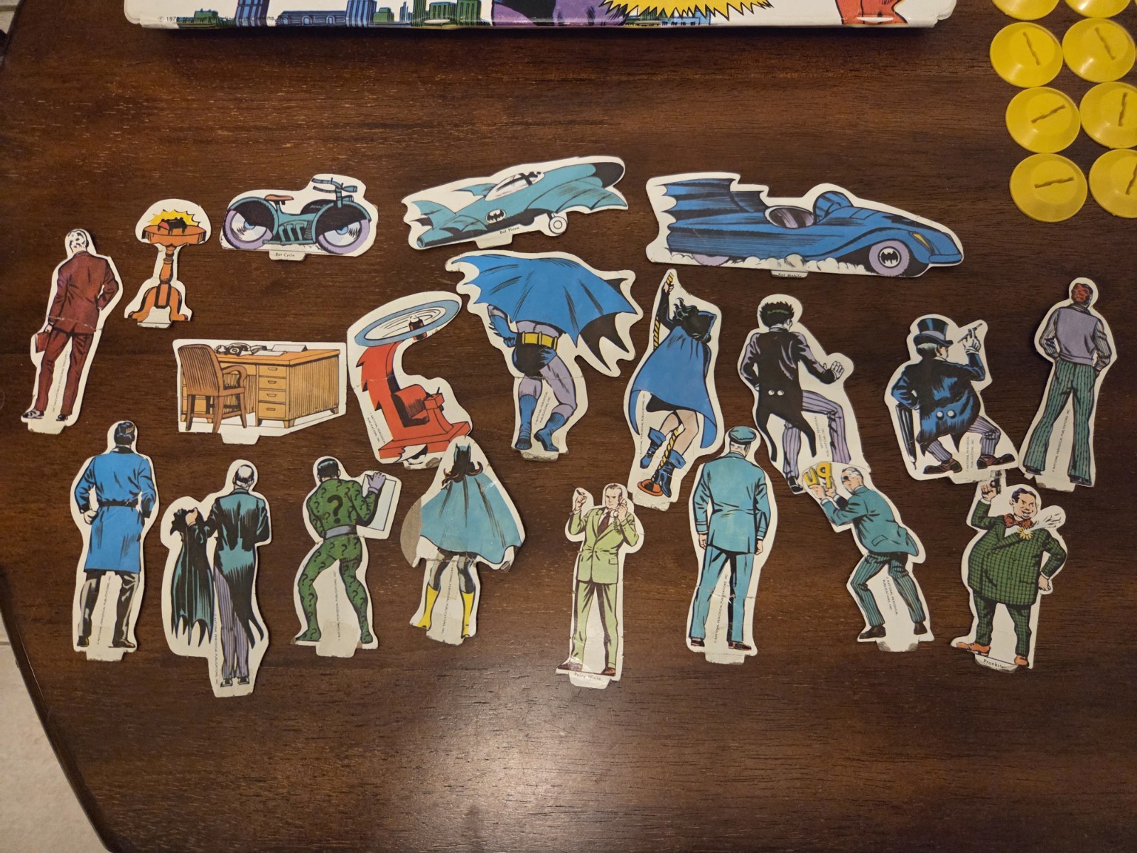 Batman & Robin 1973 Ideal Vinyl Foldout Play Set Cardboard Figures Mego