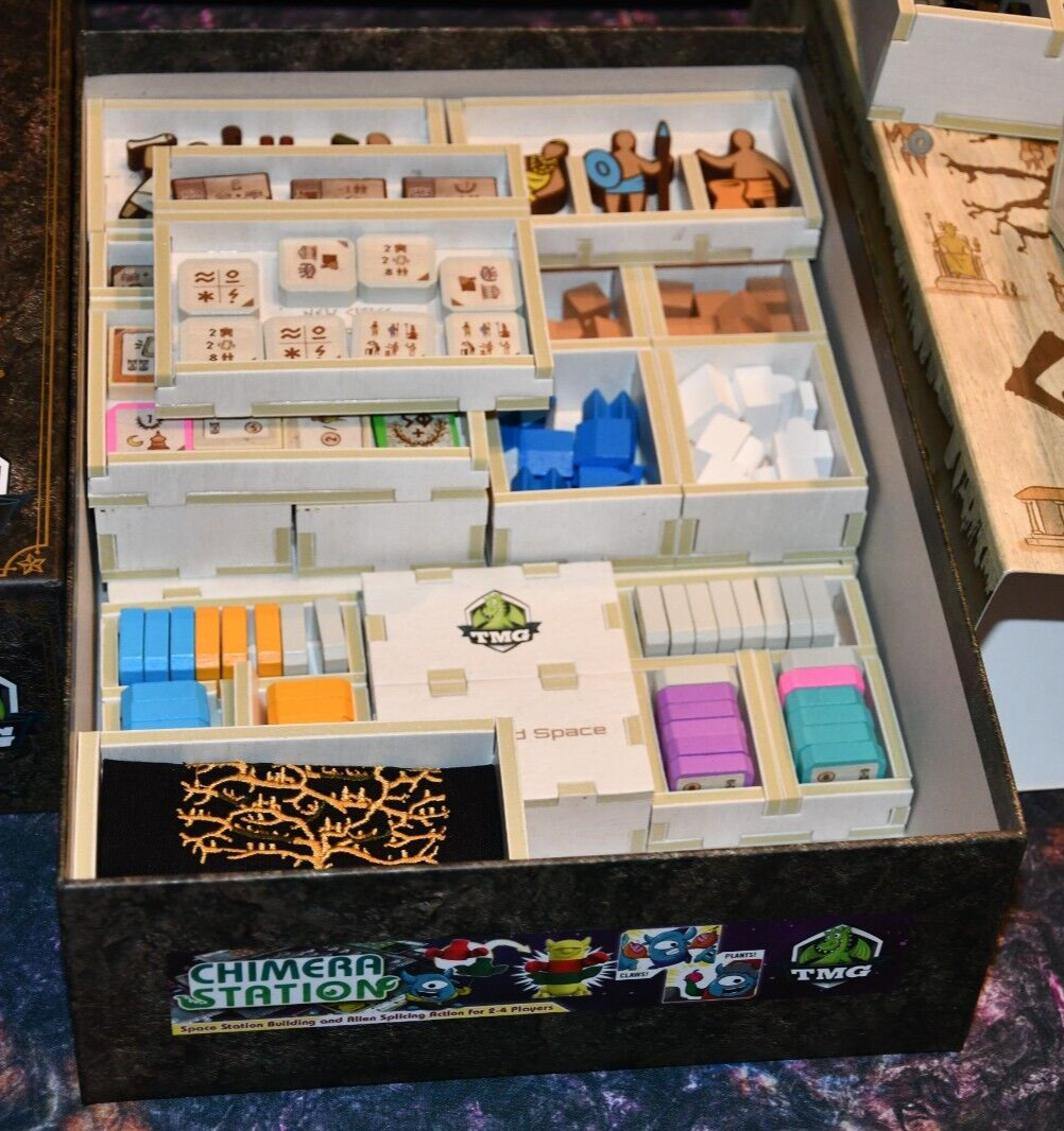 GENTES Deluxe Version Kickstarter Board Game w/Organizer TMG VG+