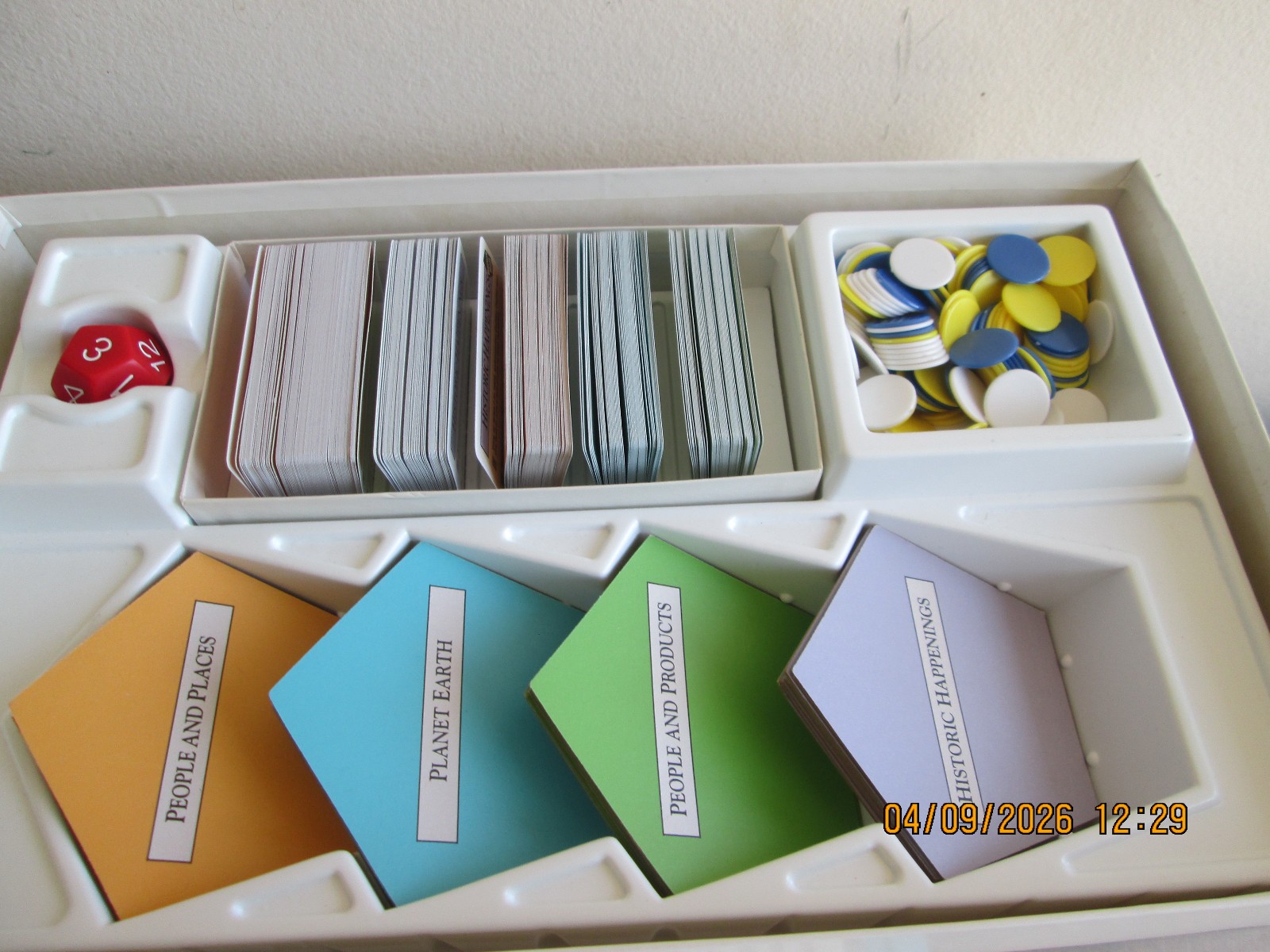 National Geographic Global Pursuit Board Game 1987 World Map Complete