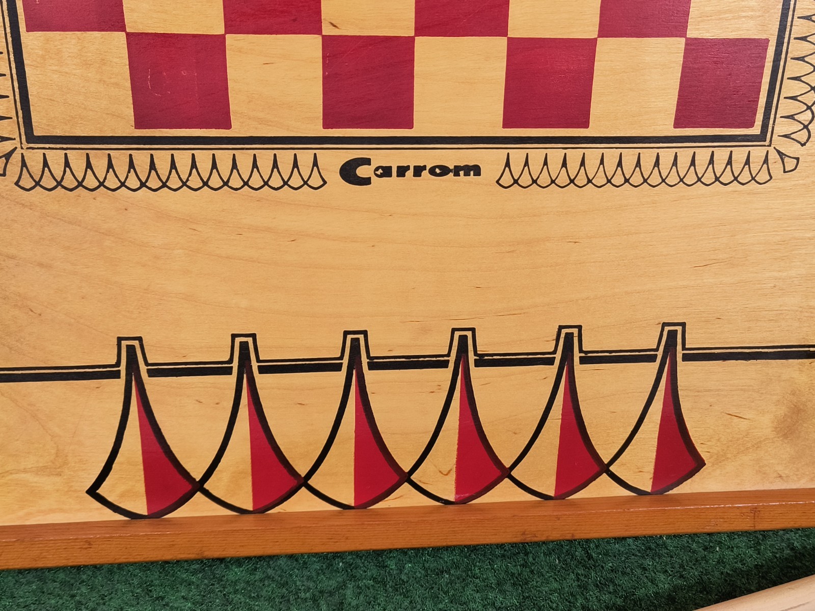 Carrom Board Strategy Game vintage antique w/ wooden pieces . Old . 24 Pieces