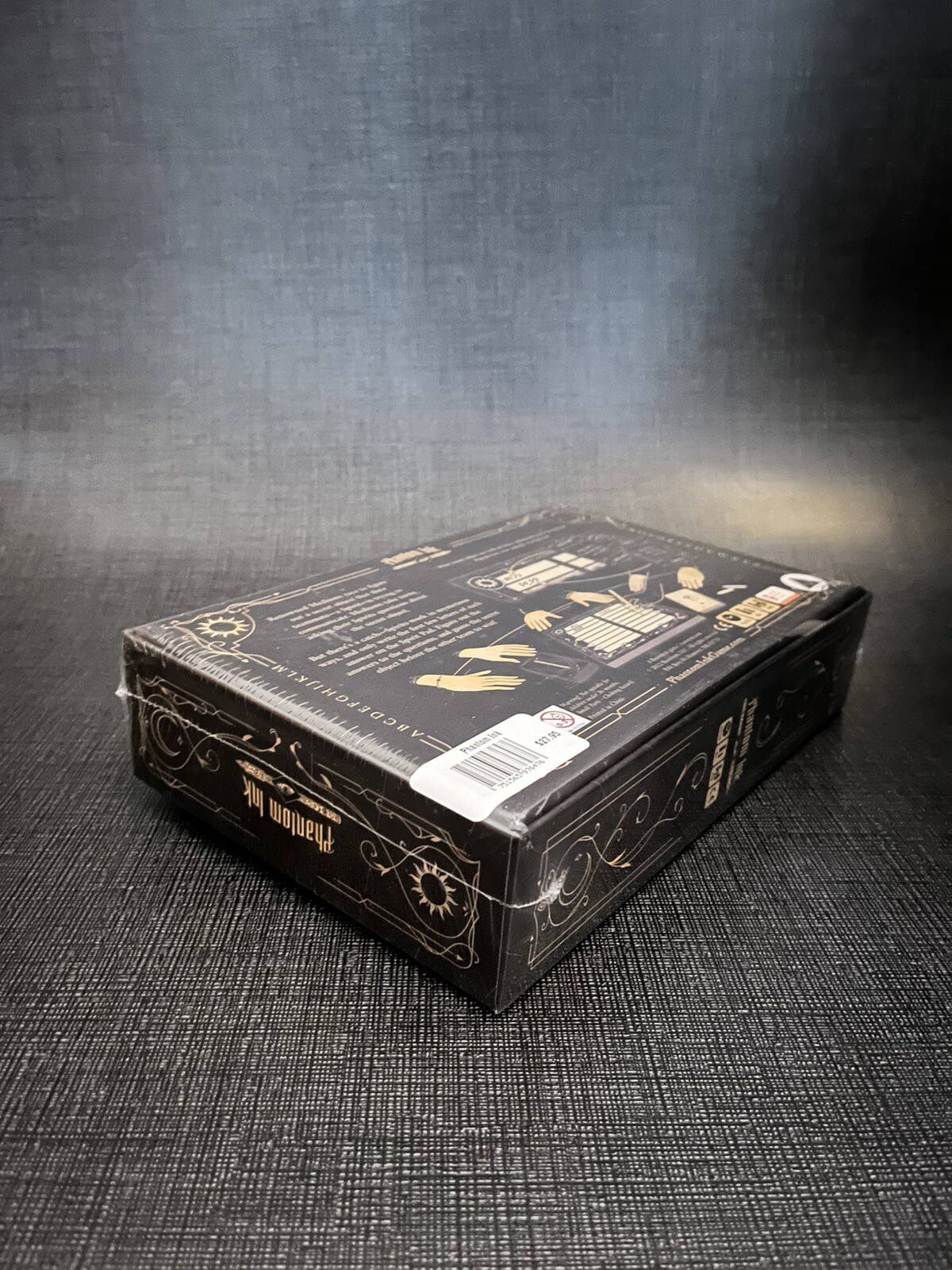 Phantom Ink – A Team-Based Deduction Race Game For 4-8 Players