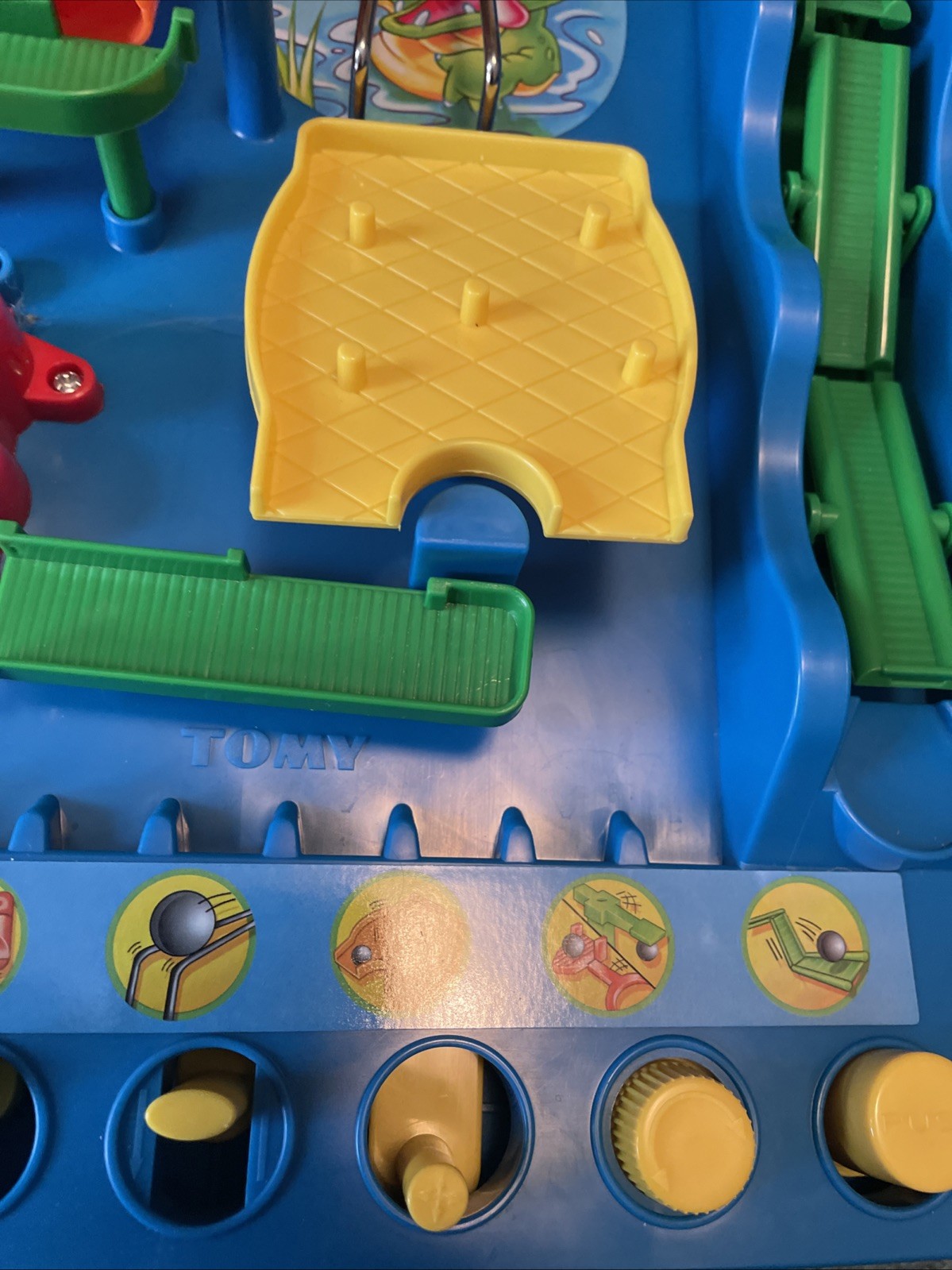 Tomy Tricky Bill Screwball Scramble Skill Game Timer Tested Complete w/ 2 Balls