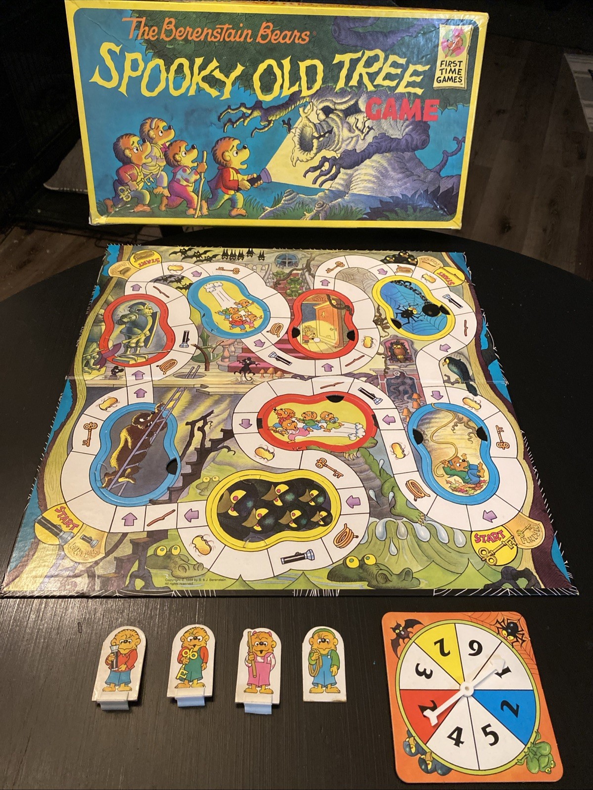 Vintage 1989 The Berenstain Bears Spooky Old Tree Board Game